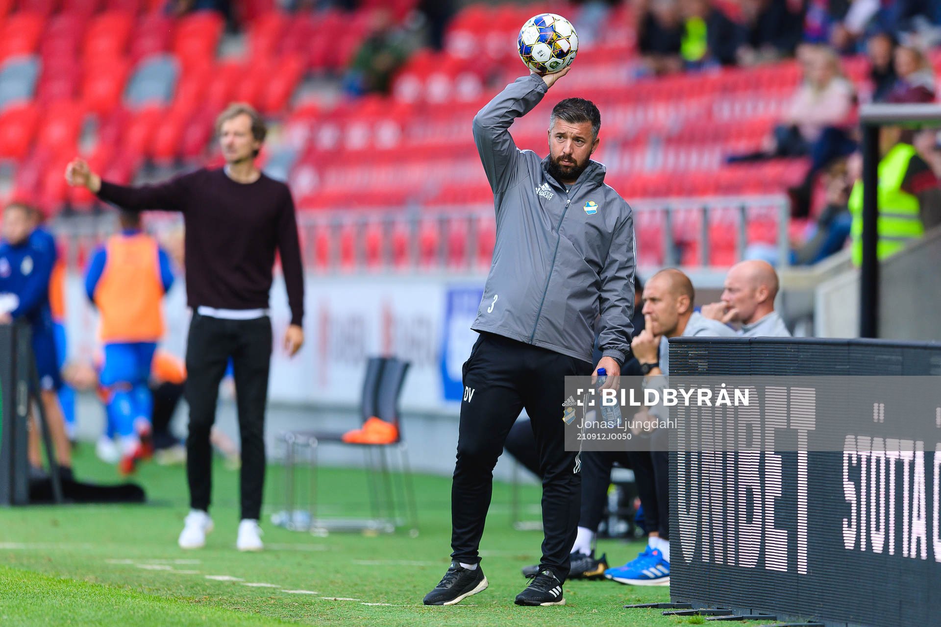 Östers tränare Dennis Velic