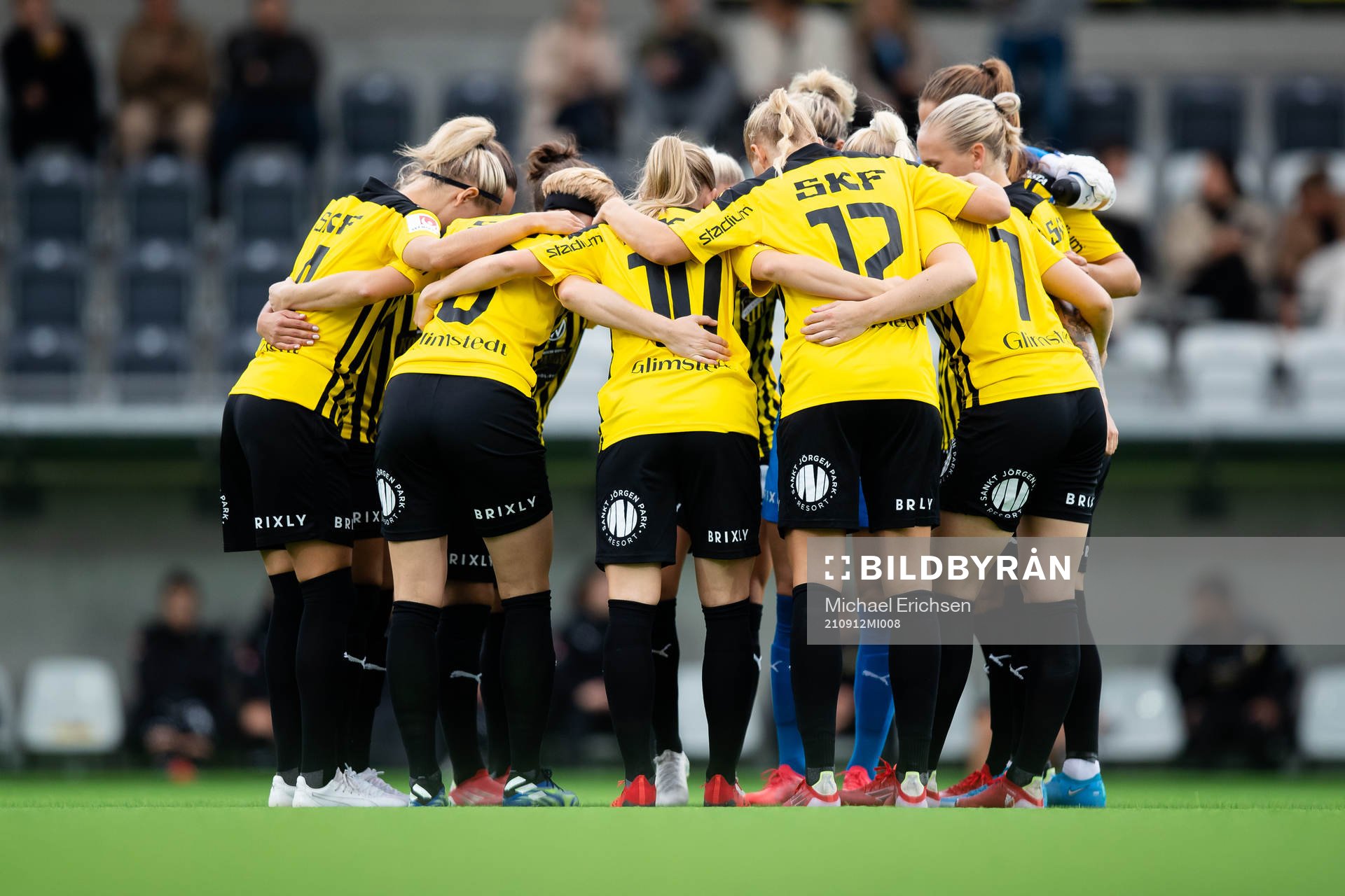 Häcken samlade innan fotbollsmatchen i Damallsvenskan