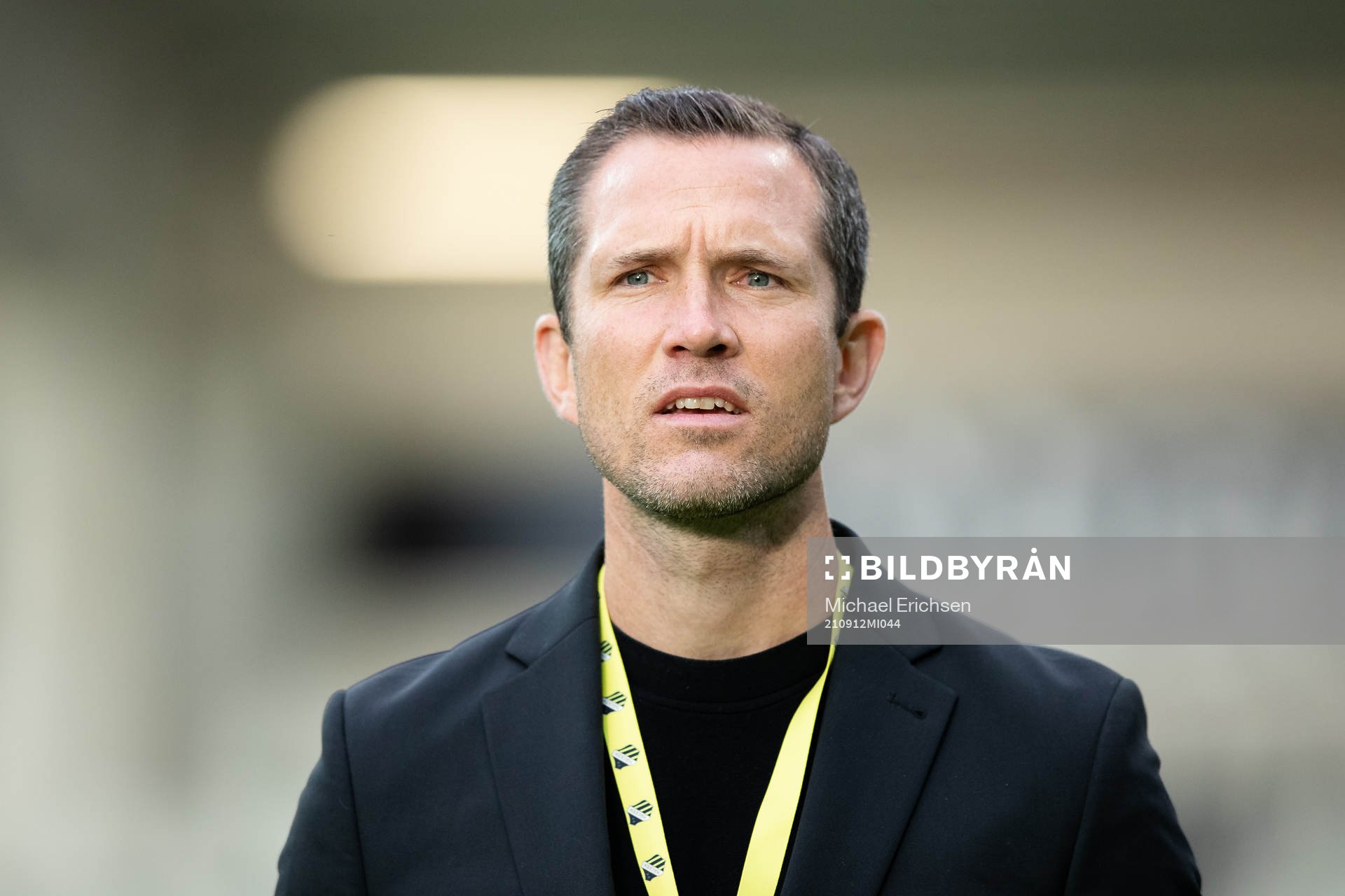 Häckens sportchef Martin Ericsson fotbollsmatchen i