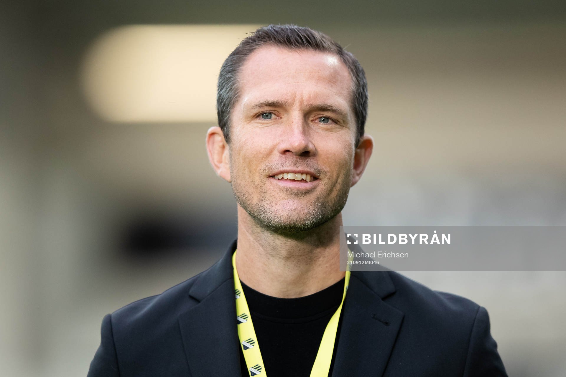 Häckens sportchef Martin Ericsson fotbollsmatchen i