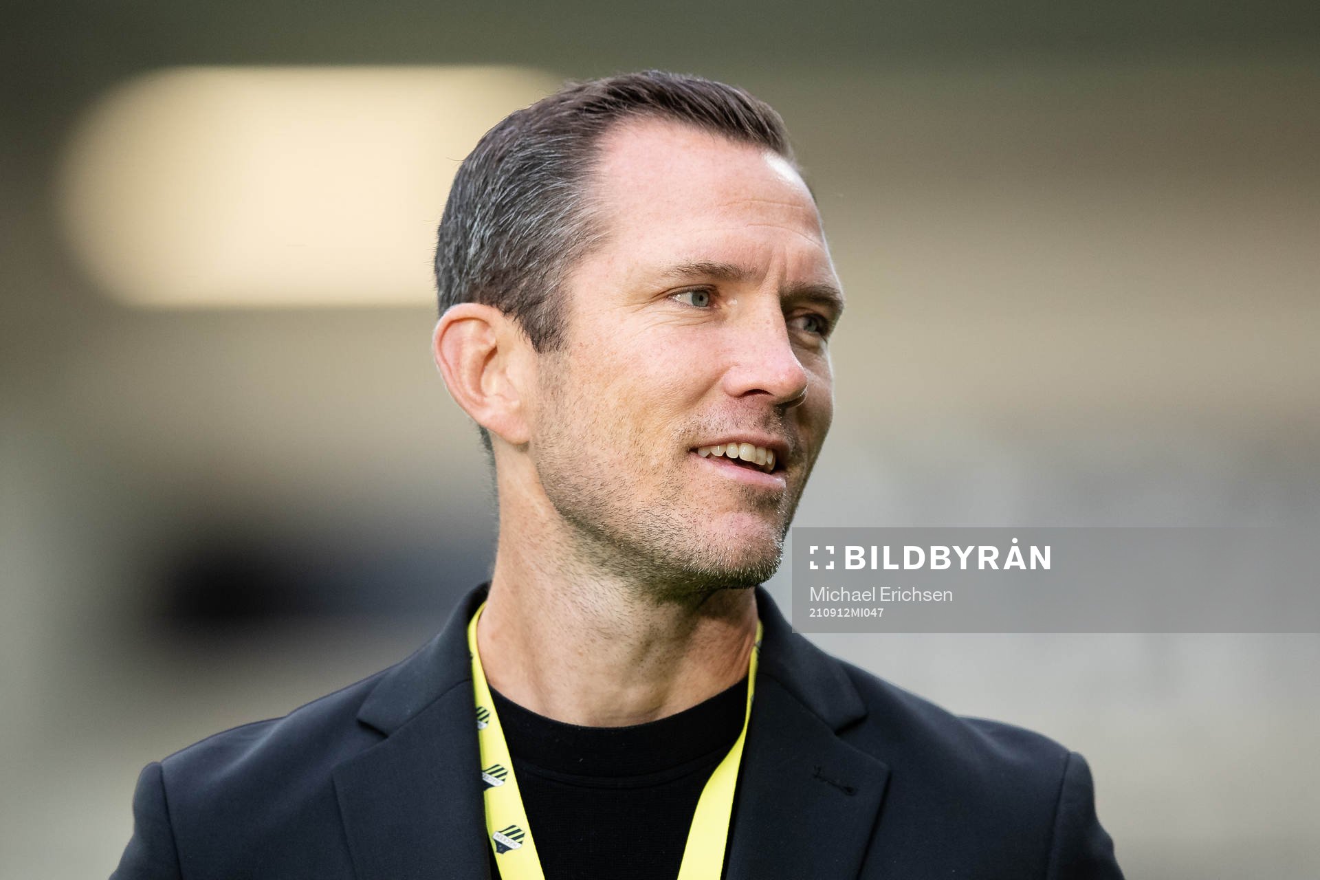 Häckens sportchef Martin Ericsson fotbollsmatchen i