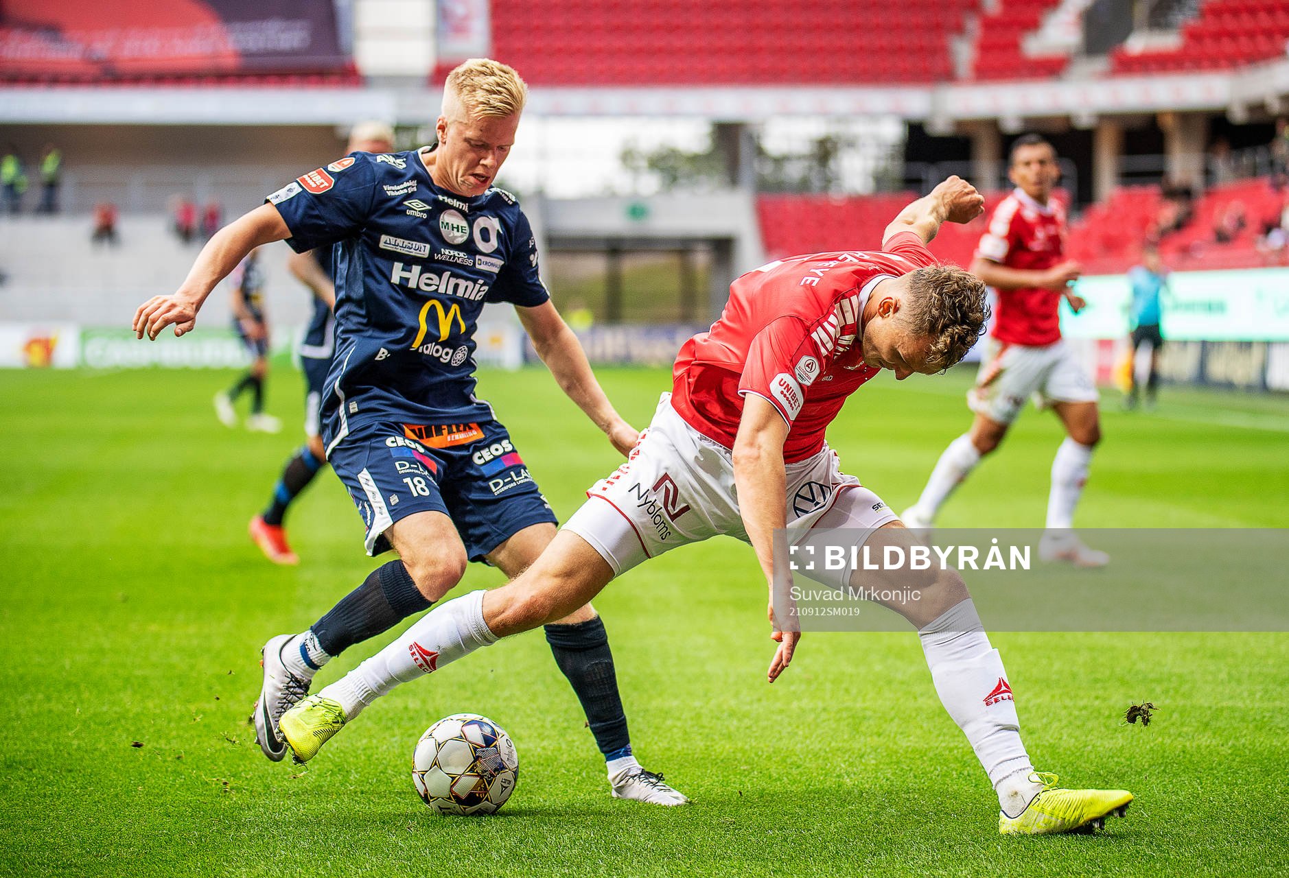 Degerfors Karl Axel Lindahl och Kalmars Piotr Johansson