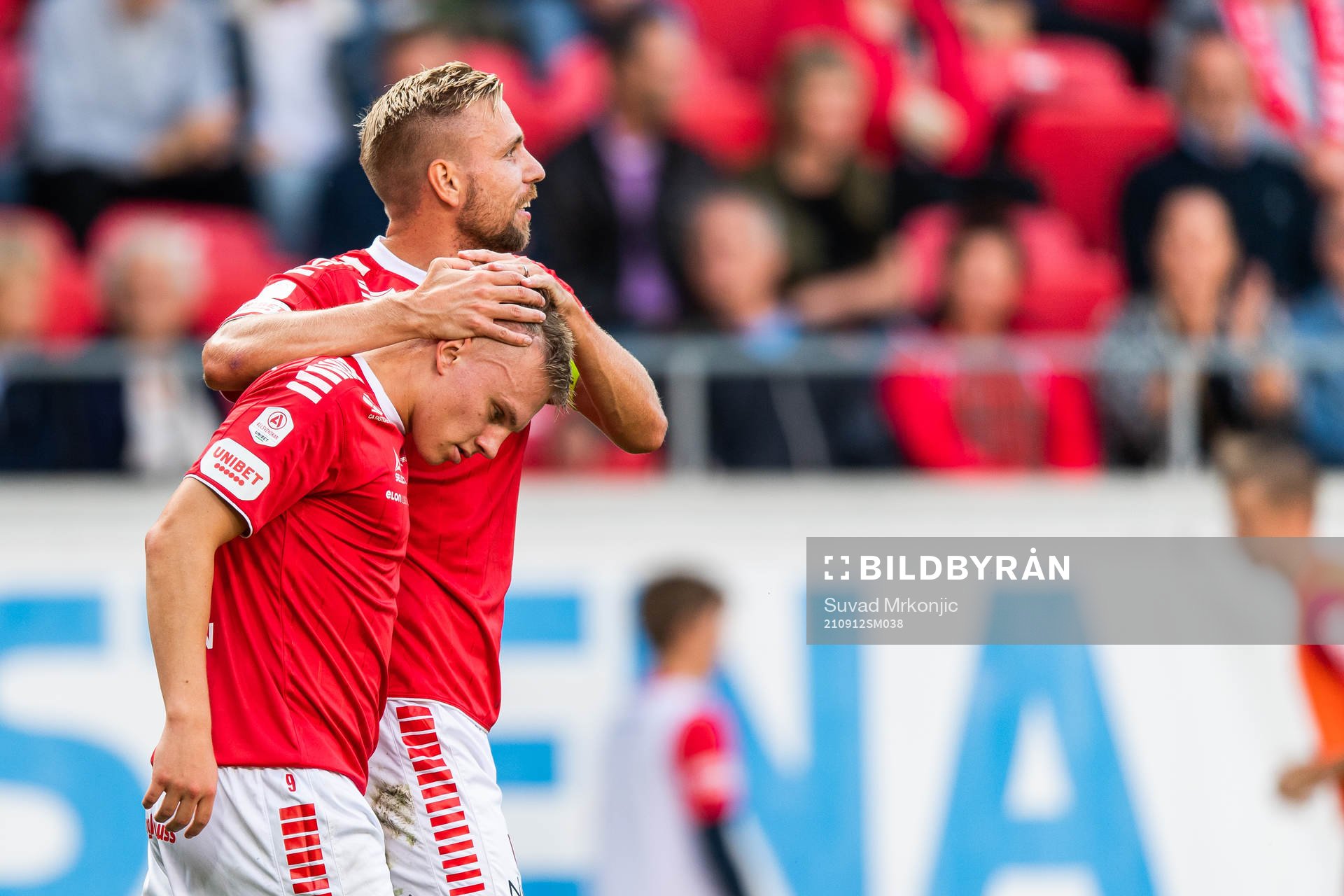 Kalmars Isak Jansson jublar med Jonathan Ring