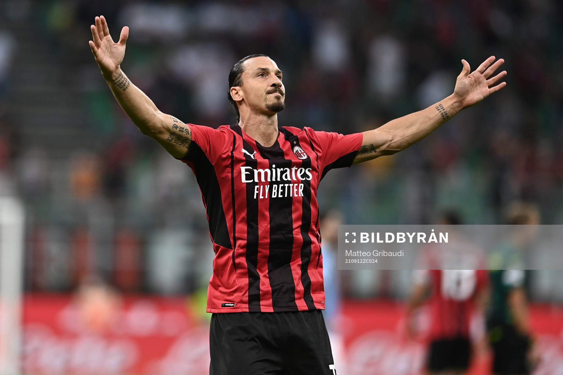Zlatan Ibrahimovic of Milan celebrates scoring 2-0