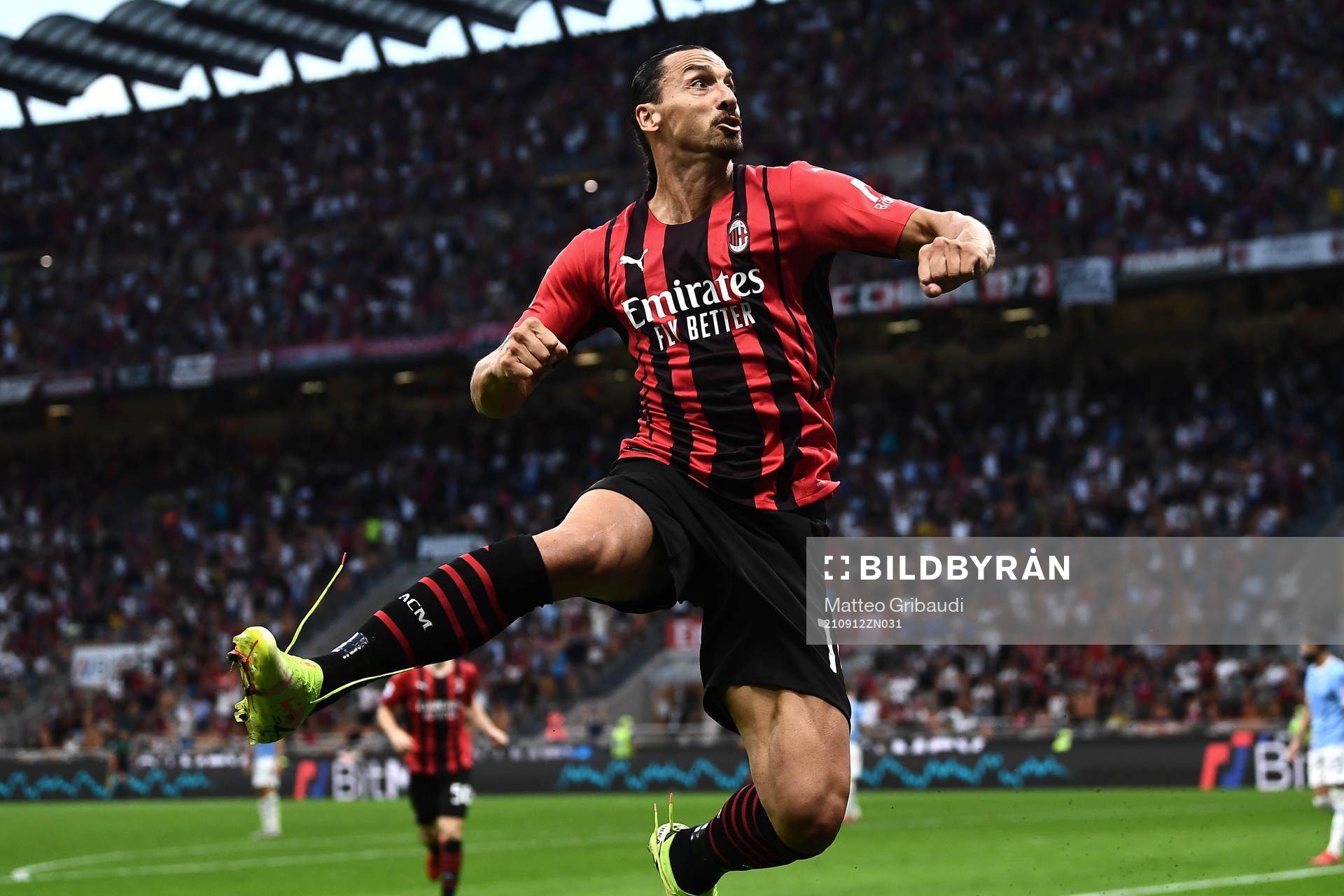 Zlatan Ibrahimovic of Milan celebrates scoring 2-0