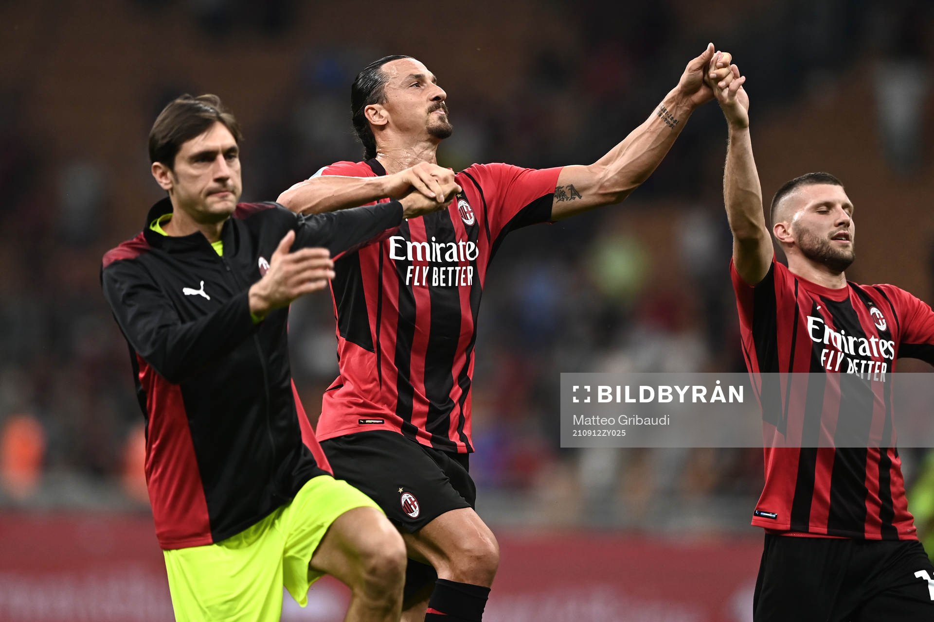 Zlatan Ibrahimovic of Milan celebrates