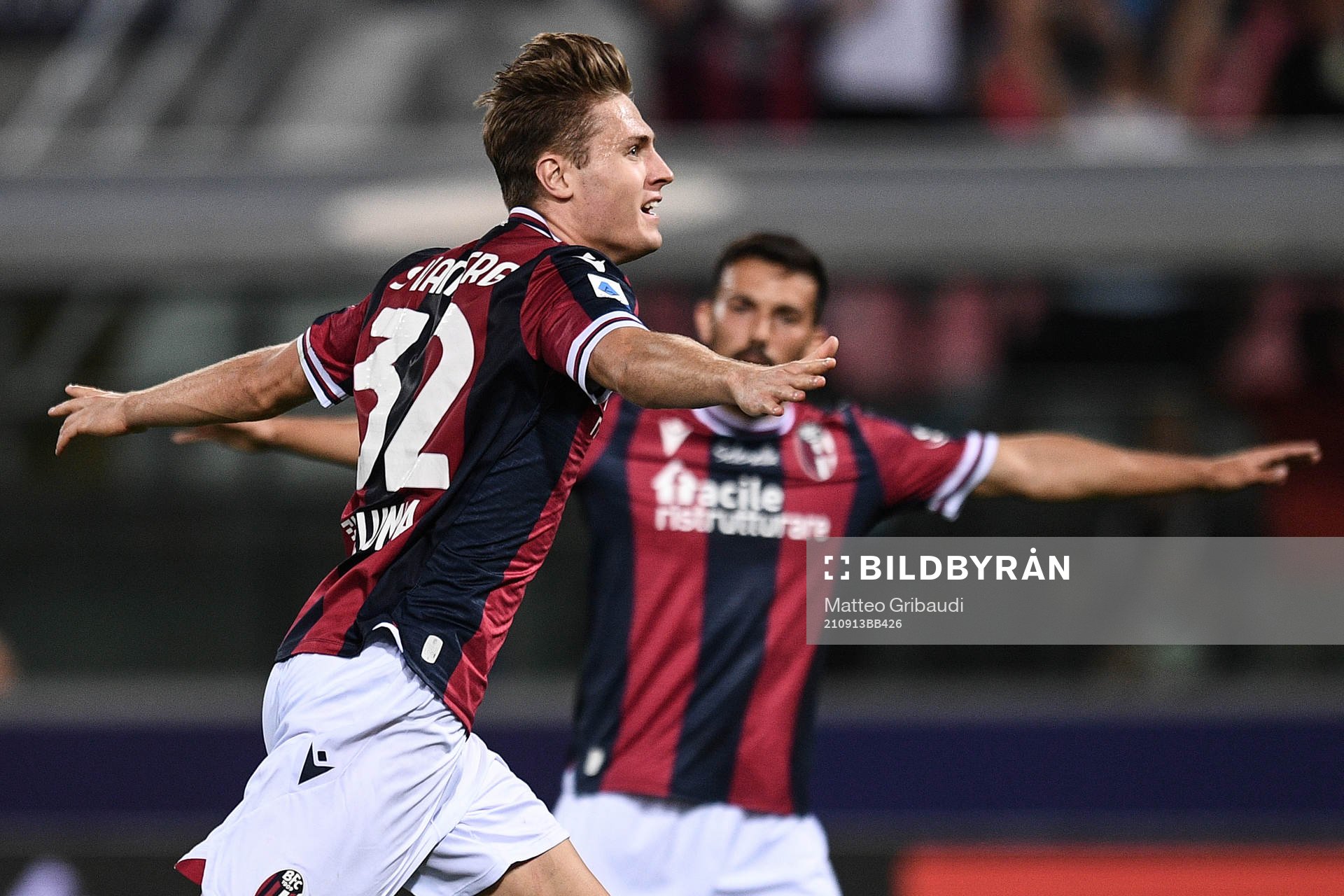 Mattias Svanberg of Bologna celebrates