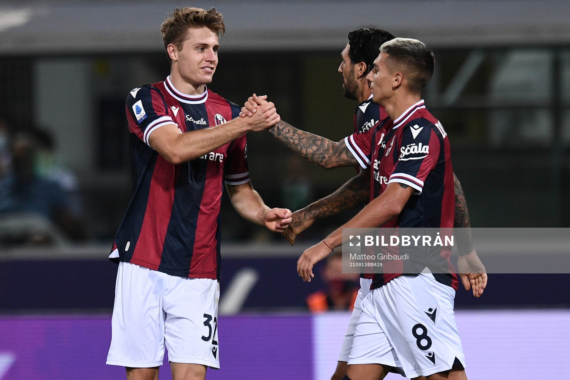 Mattias Svanberg of Bologna celebrates