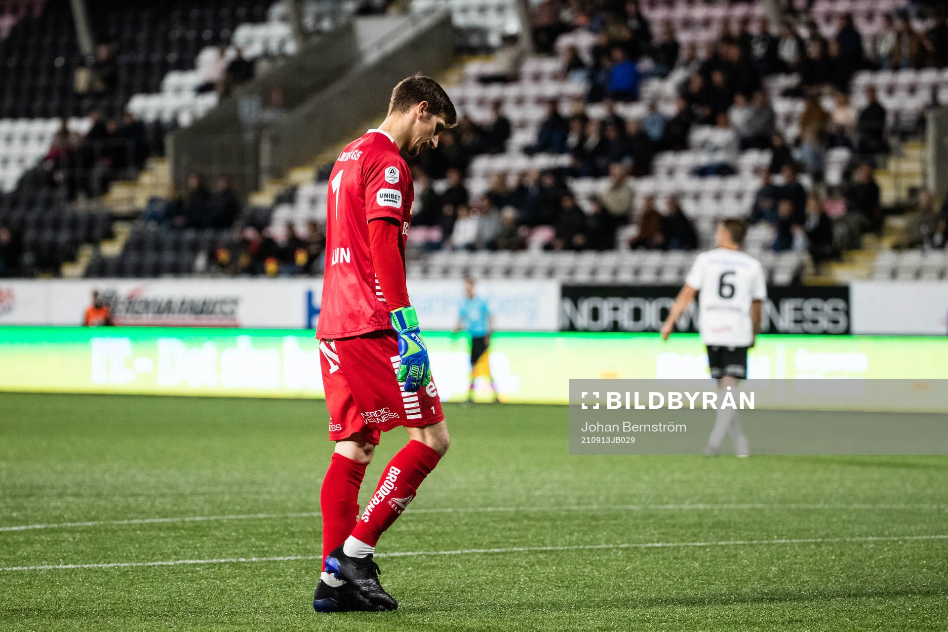 Örebros målvakt Bobby Allain deppar