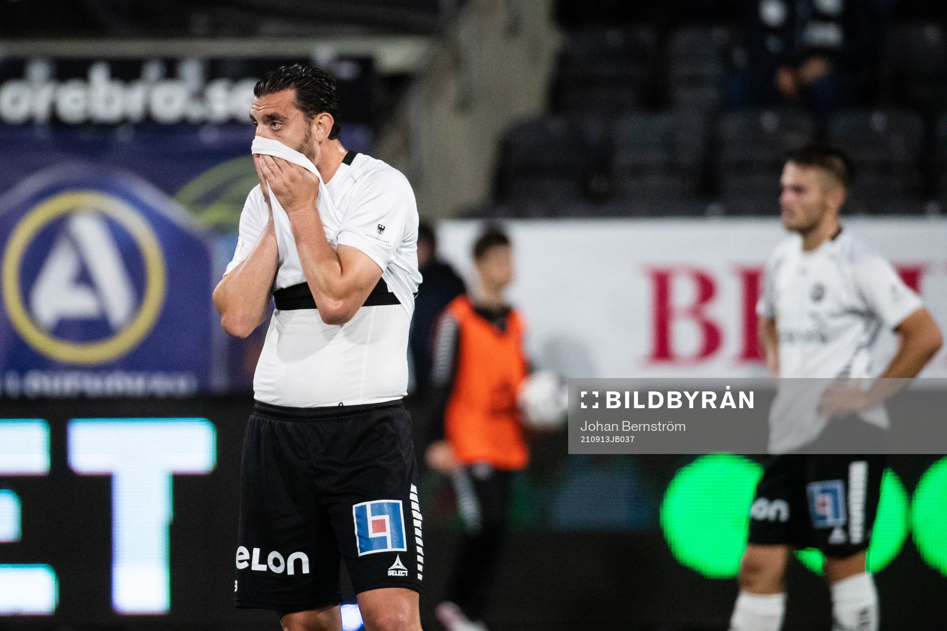 Örebros Agon Mehmeti deppar