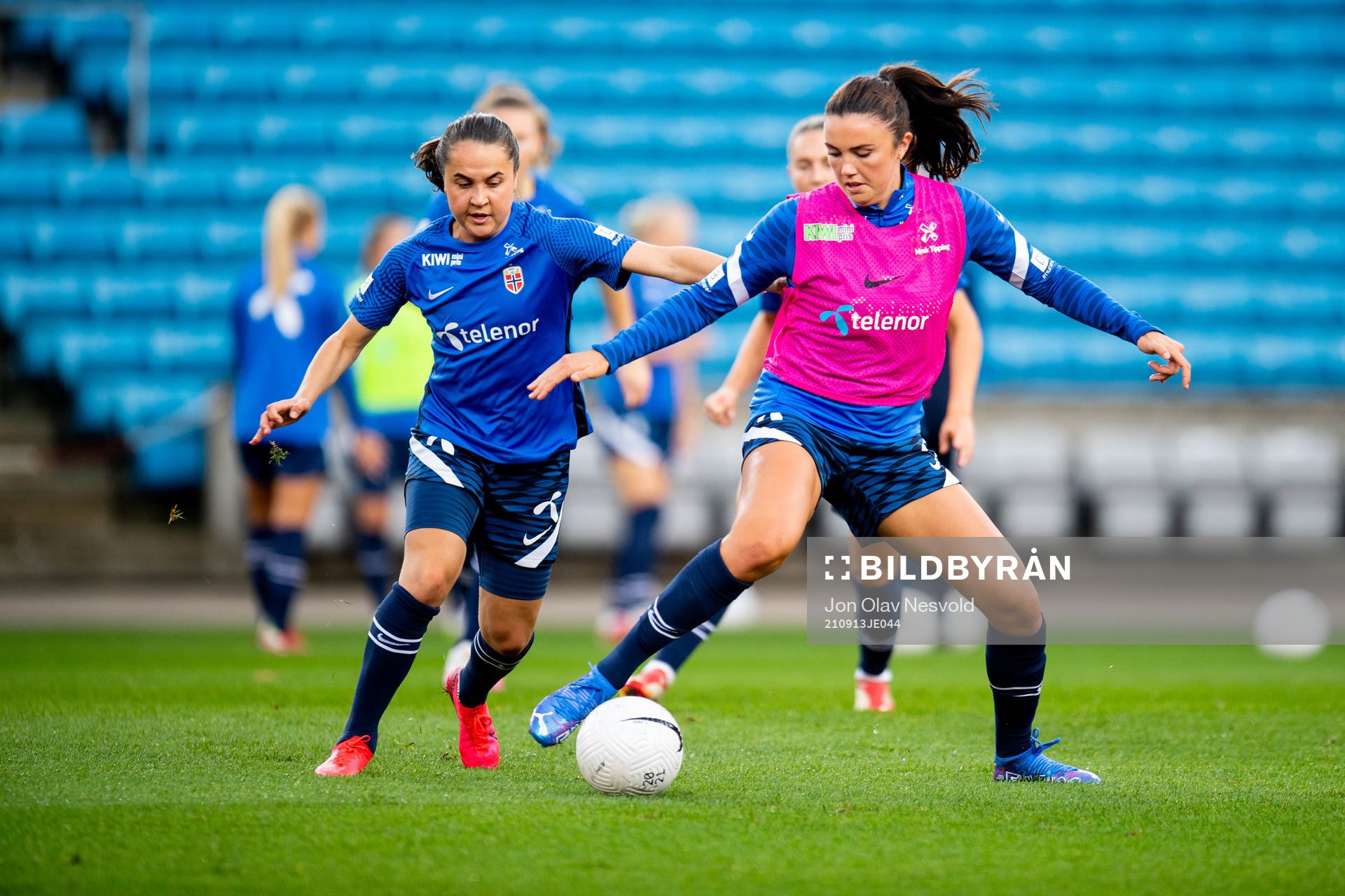 Heidi Ellingsen and Ingrid Syrstad Engen of the Norwegian