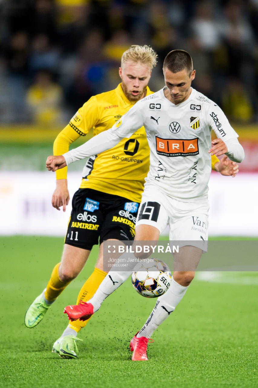 Häckens Tobias Carlsson och Elfsborgs Sveinn Aron