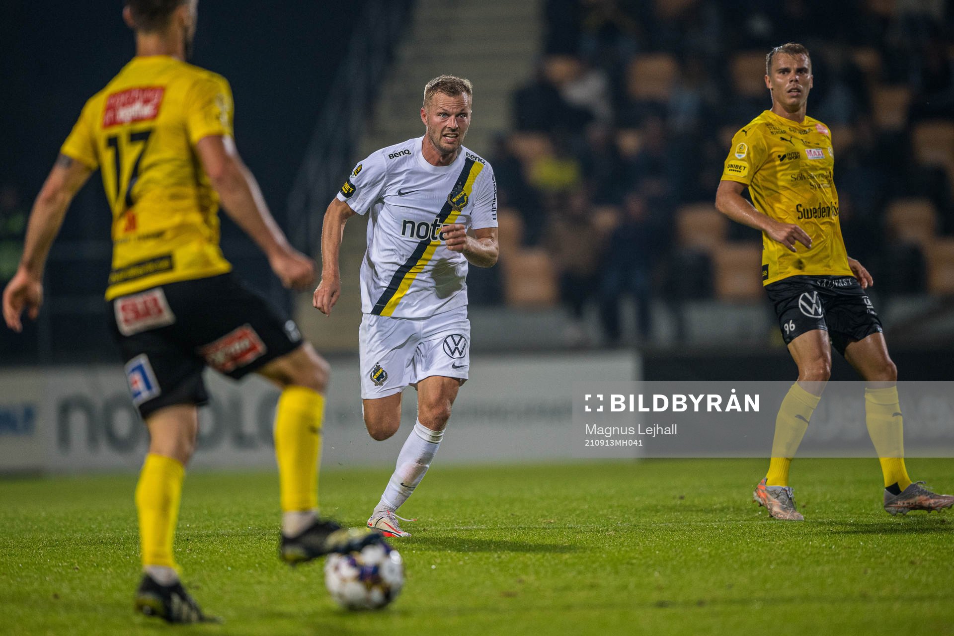 s Sebastian Larsson