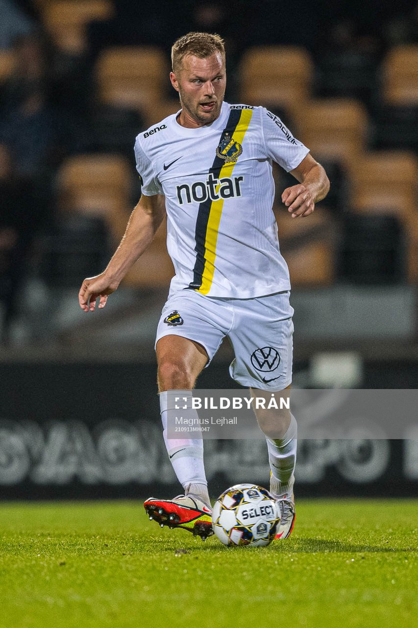 s Sebastian Larsson