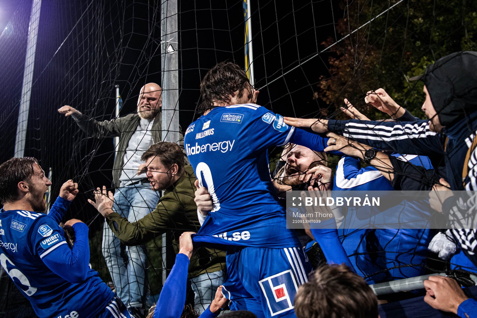 Sundsvalls Daniel Stensson och Linus Hallenius jublar