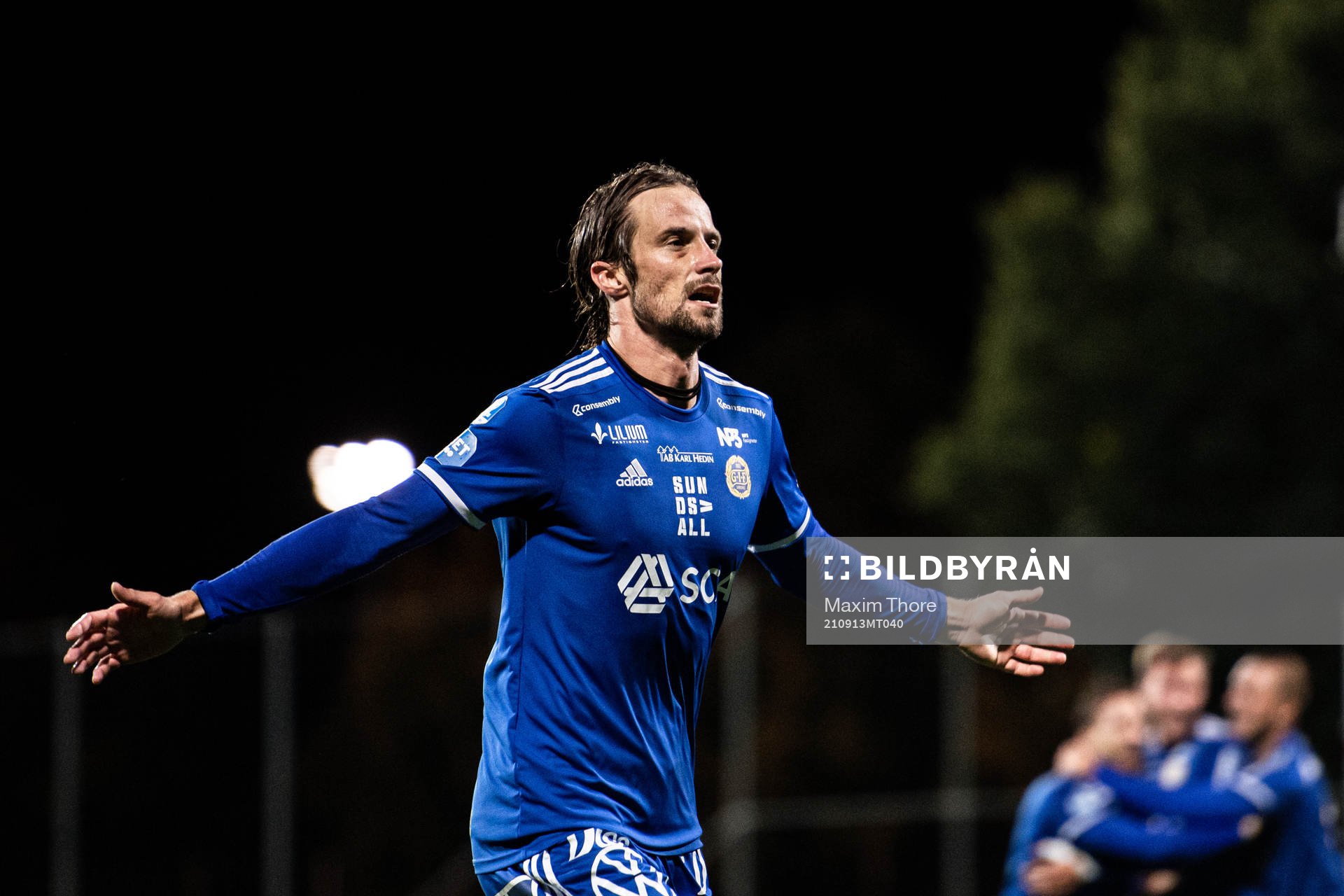 Sundsvalls Linus Hallenius jublar