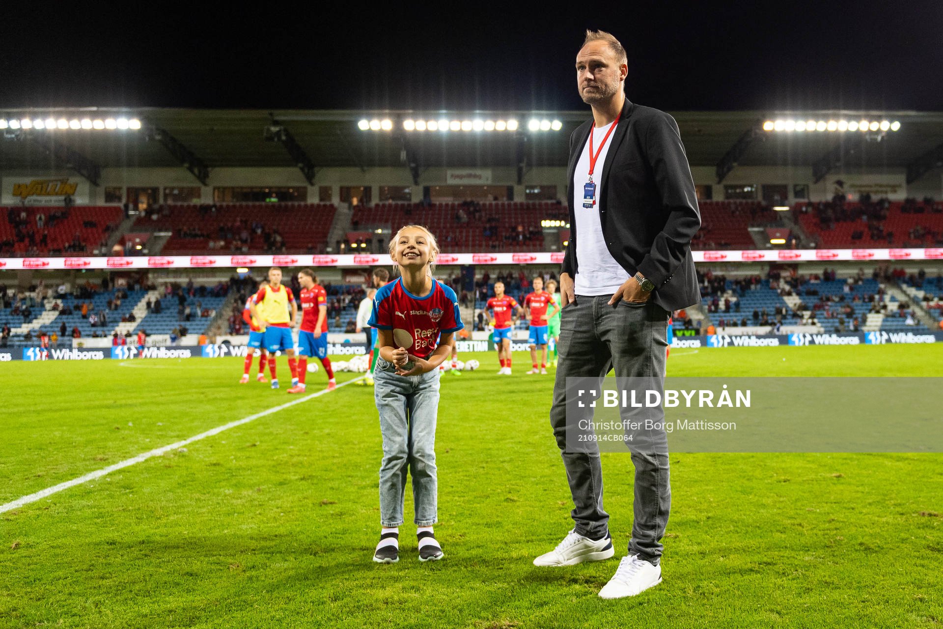 Helsingborgs sportchef Andreas Granqvist tackas av