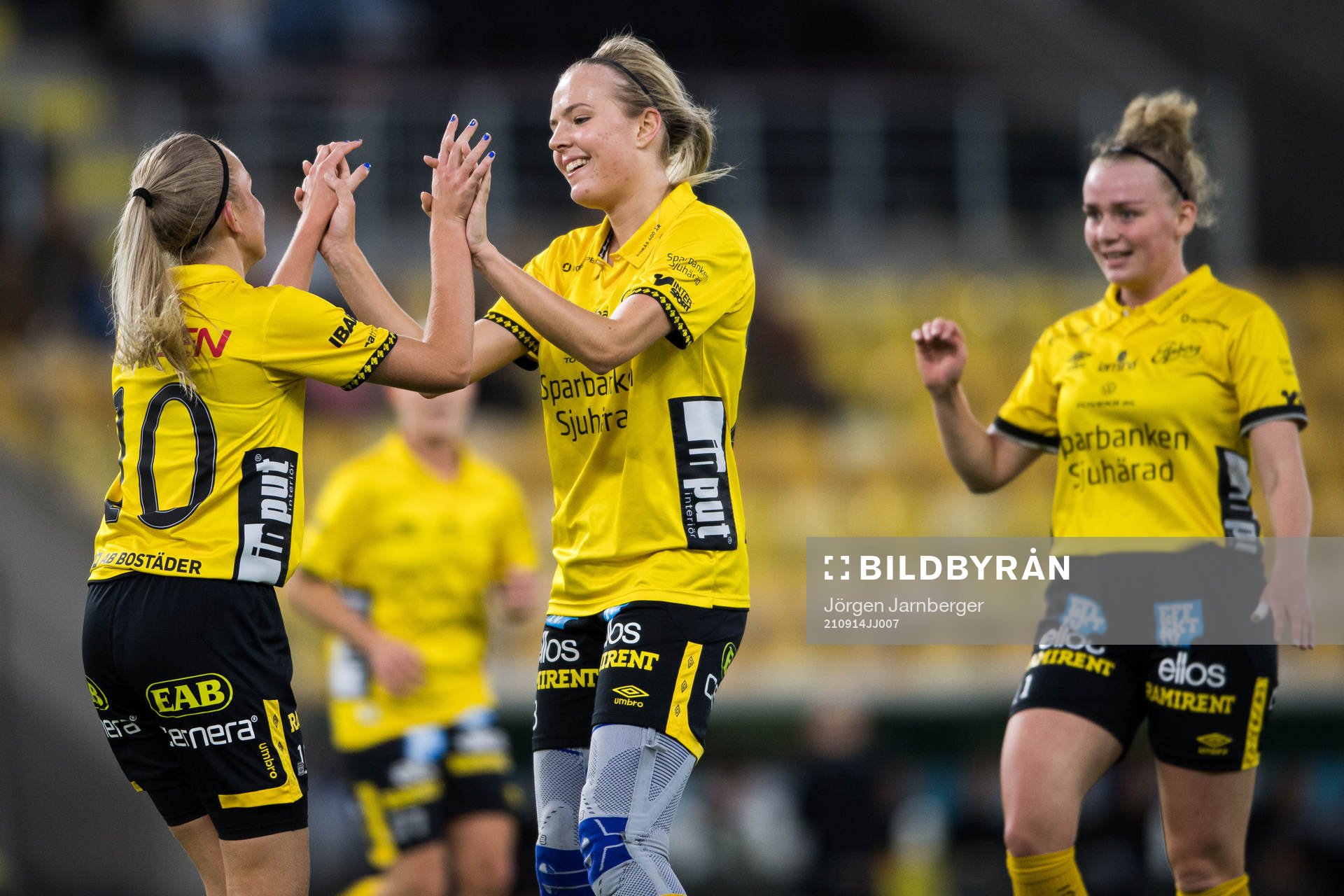 Elfsborgs Matilda Ståhlbom Karlsson jublar med Maja