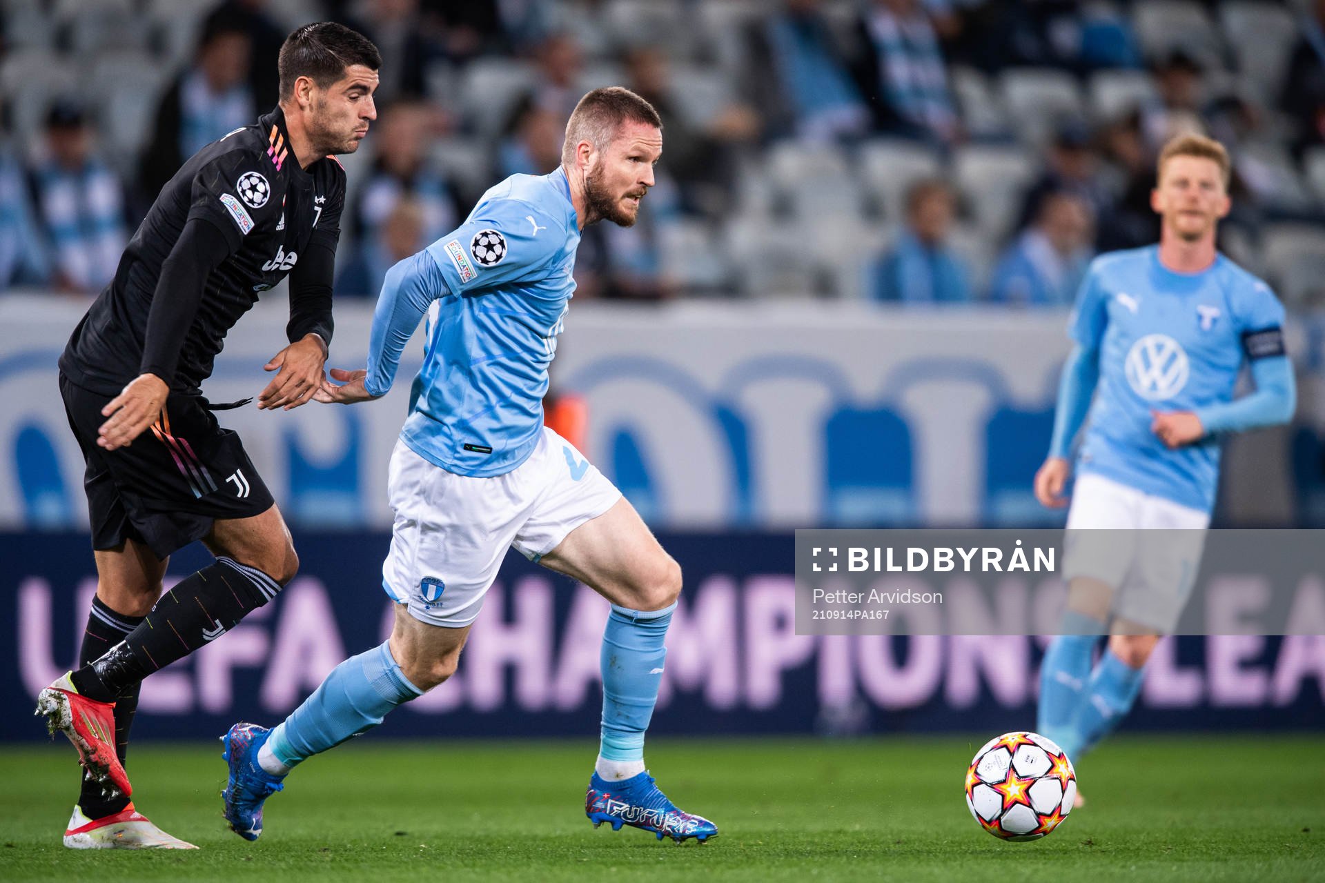 Alvaro Morata of Juventus and Lasse Nielsen of Malmö FF