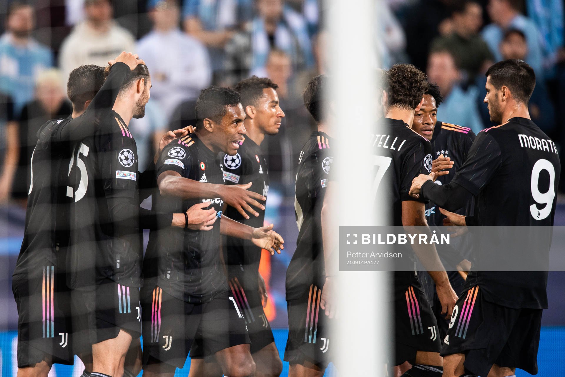 Alex Sandro of Juventus celebrate with teammates