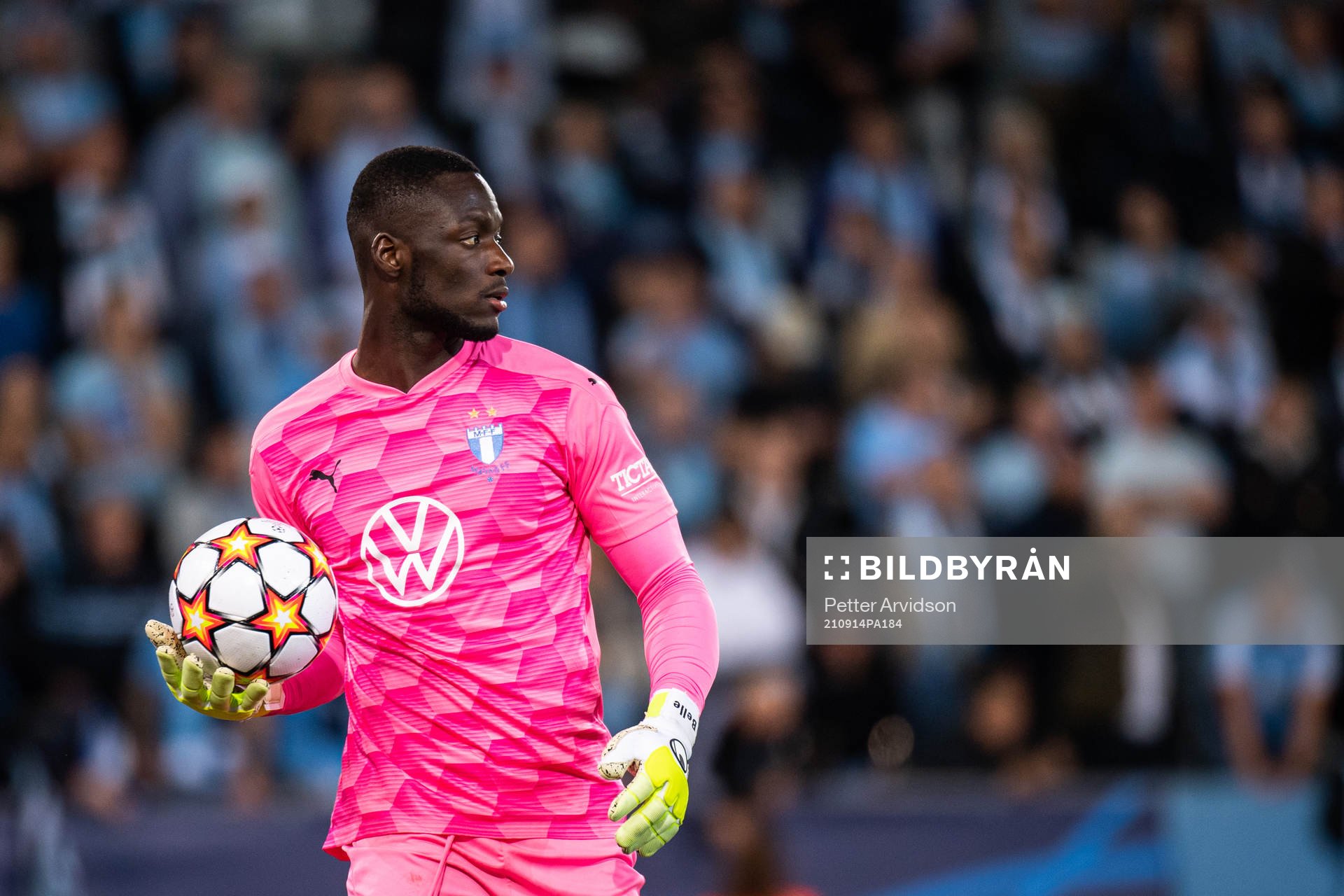 Goalkeeper Ismael Diawara of Malmö FF