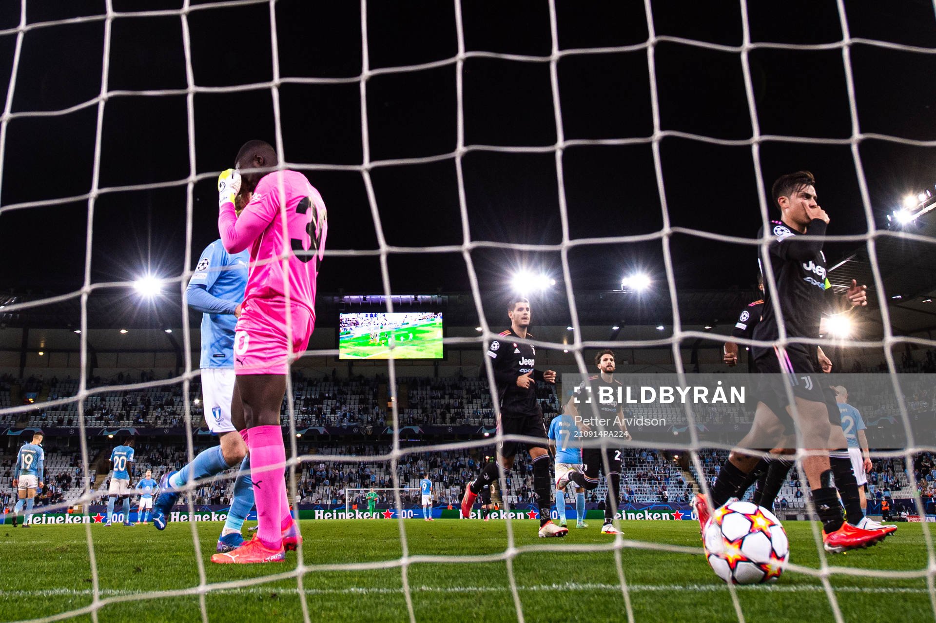 goalkeeper Ismael Diawara and Lasse Nielsen of Malmö FF