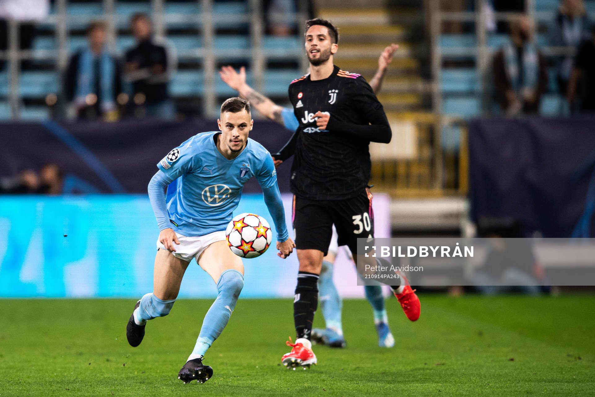 Veljko Birmancevic of Malmö FF and Rodrigo Bentancur of