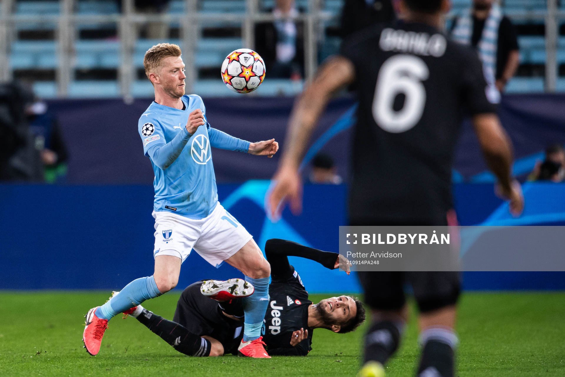 Anders Christiansen of Malmö FF and Rodrigo Bentancur of