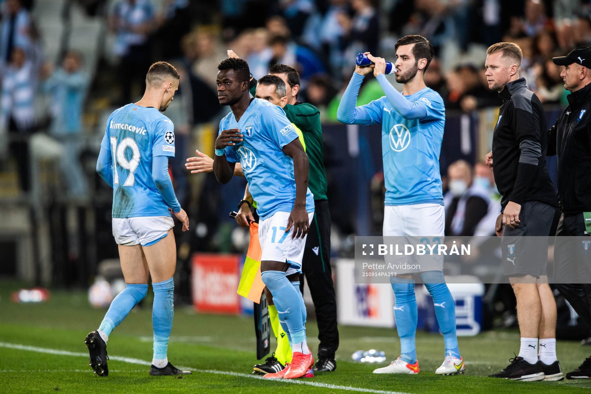 Veljko Birmancevic and Malik Abubakari of Malmö FF
