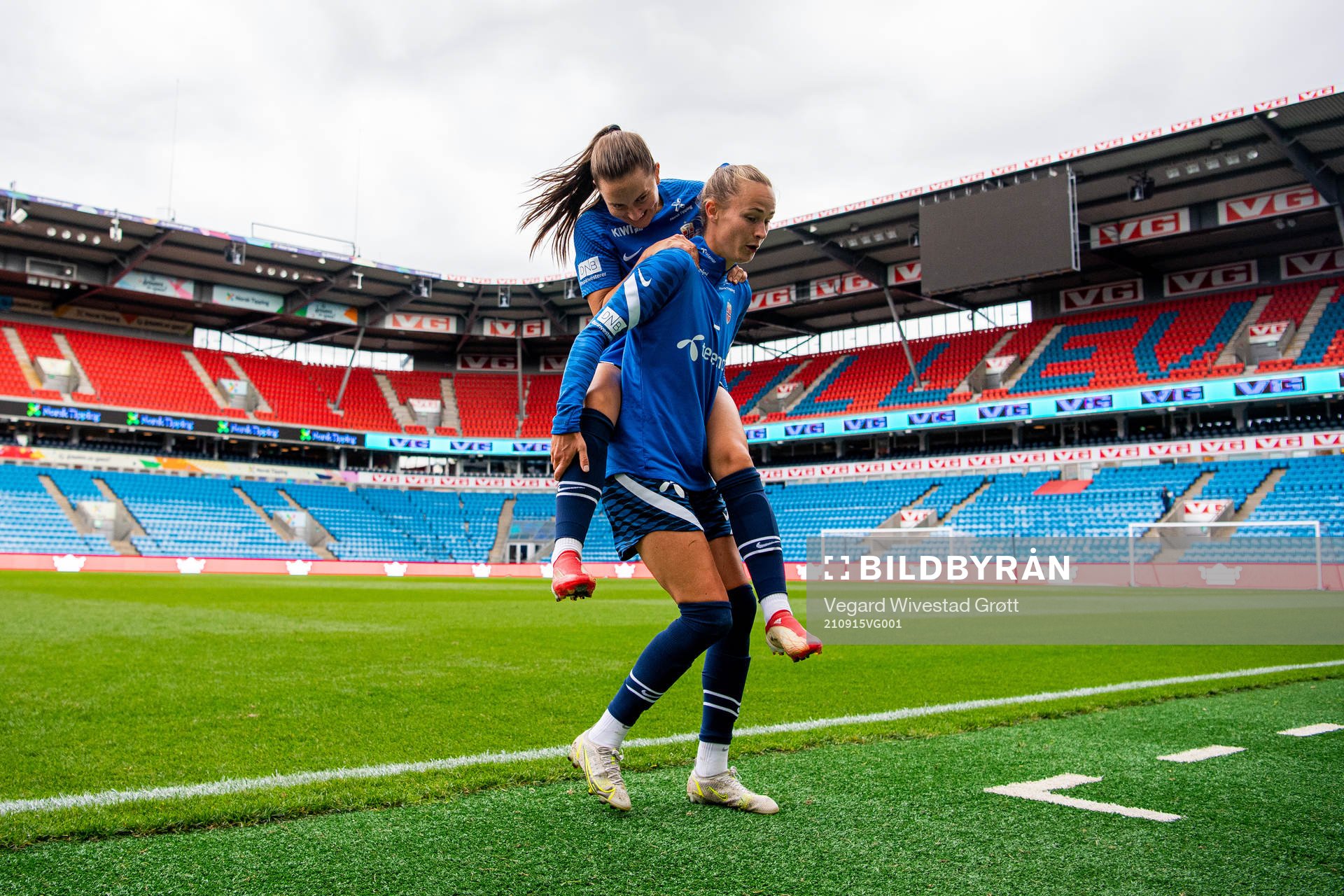 Vilde Bøe Risa and Caroline Graham Hansen of the Norwegian