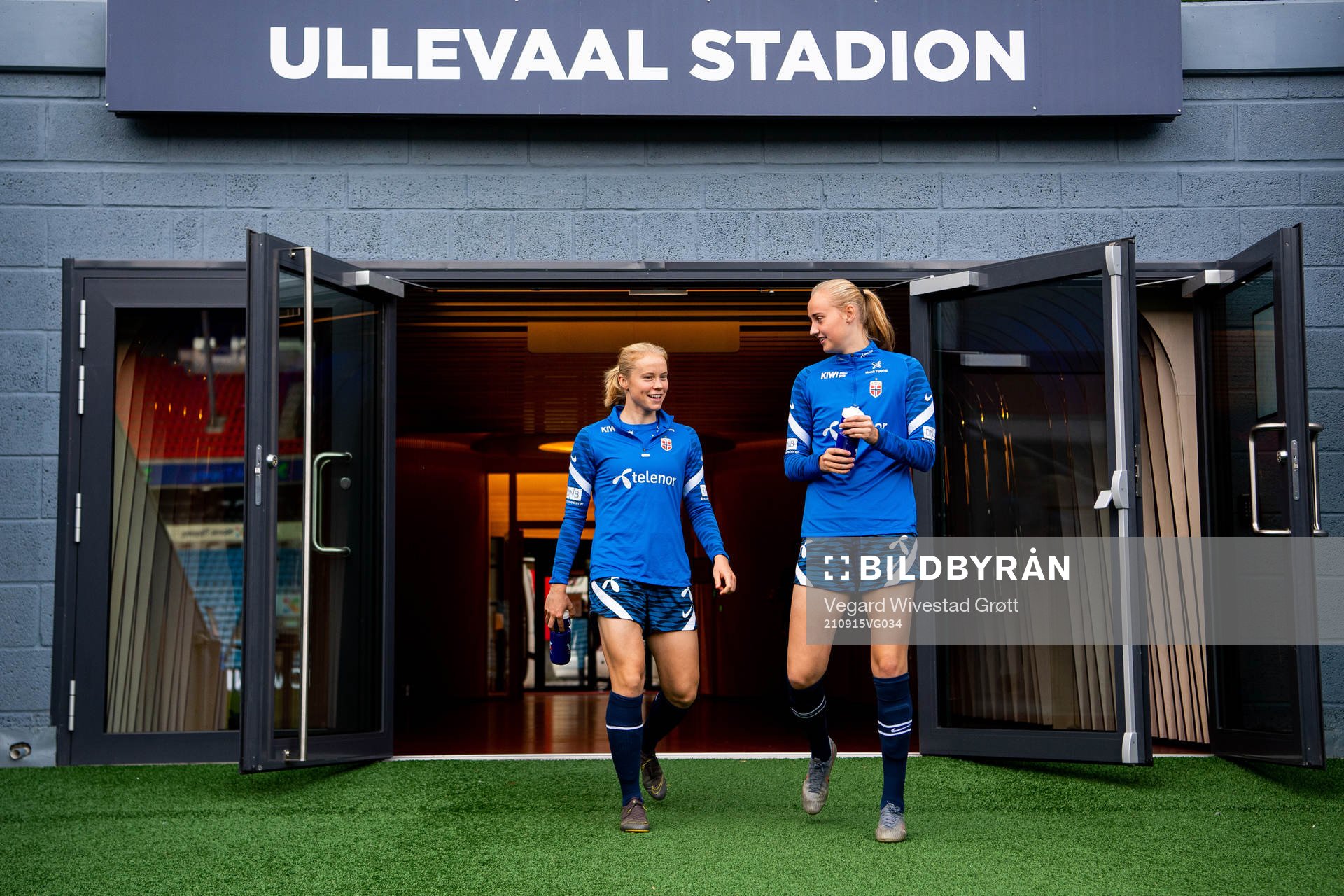 Julie Blakstad and Emilie Bragstad of the Norwegian women's