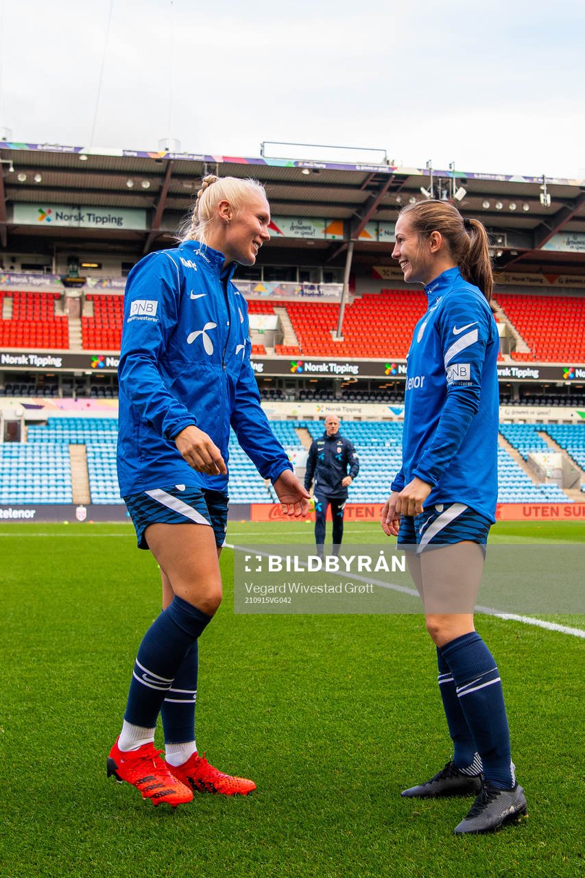 Maria Thorisdottir and Tuva Hansen of the Norwegian women's