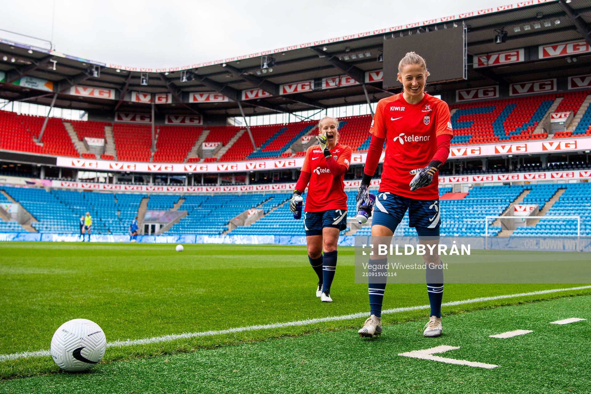 Goalkeepers Aurora Mikalsen and Cecilie Fiskerstrand of the