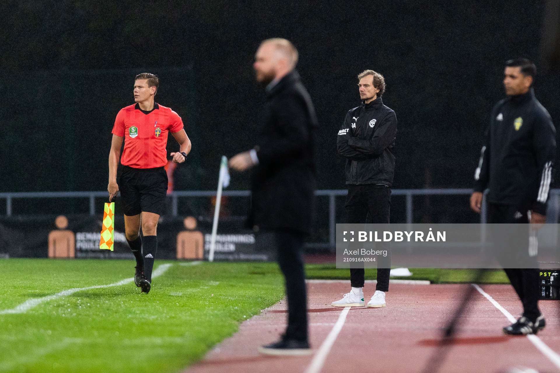 Värnamos tränare Robin Asterhed under fotbollsmatchen i Superettan mellan Värnamo och Jönköpings Södra den 16 september 2021 i Värnamo.