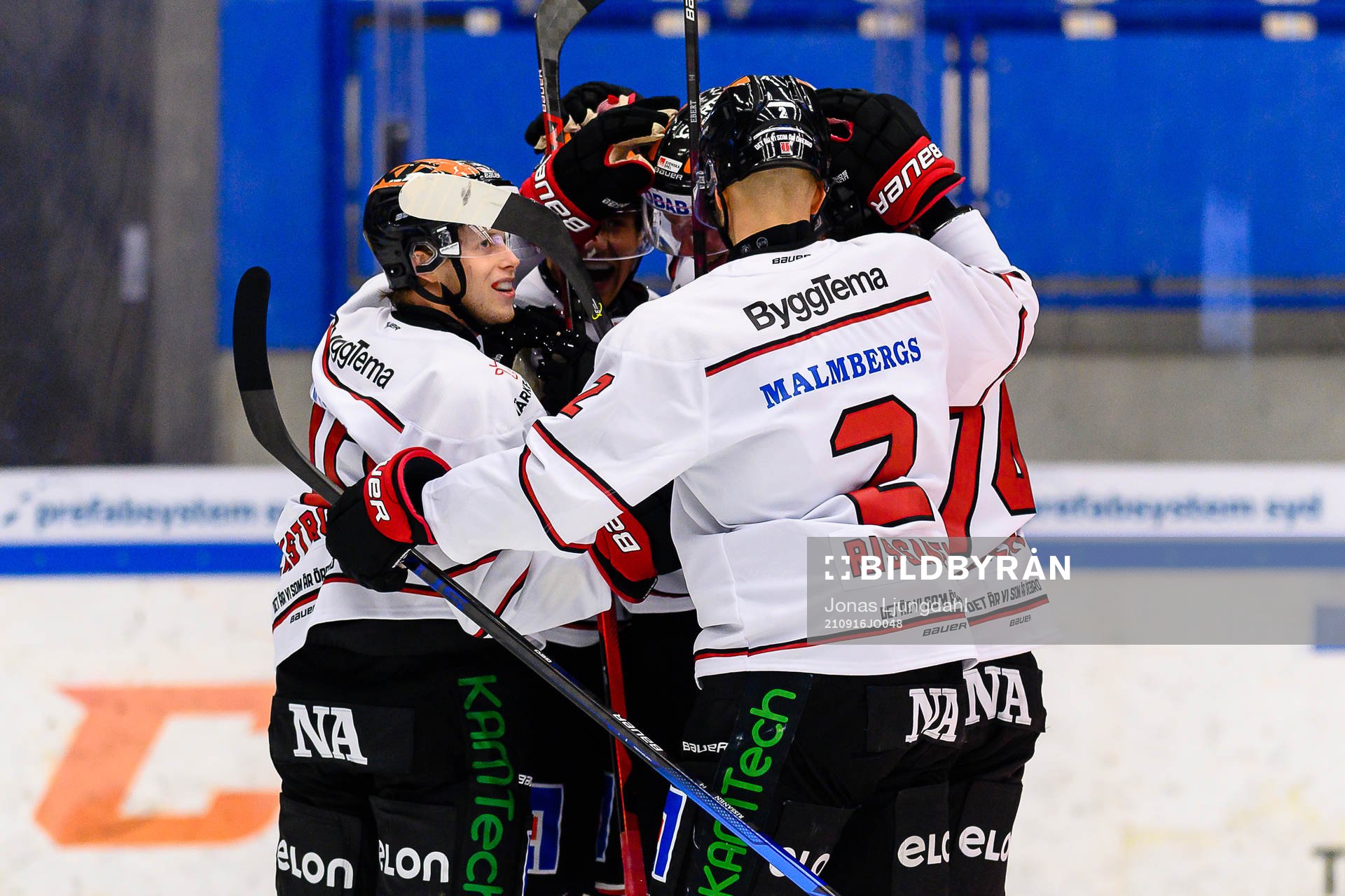 Örebros spelare jublar