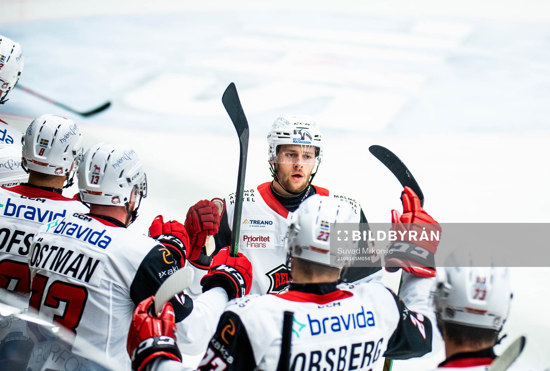 Malmö Redhawks Carl Persson jublar