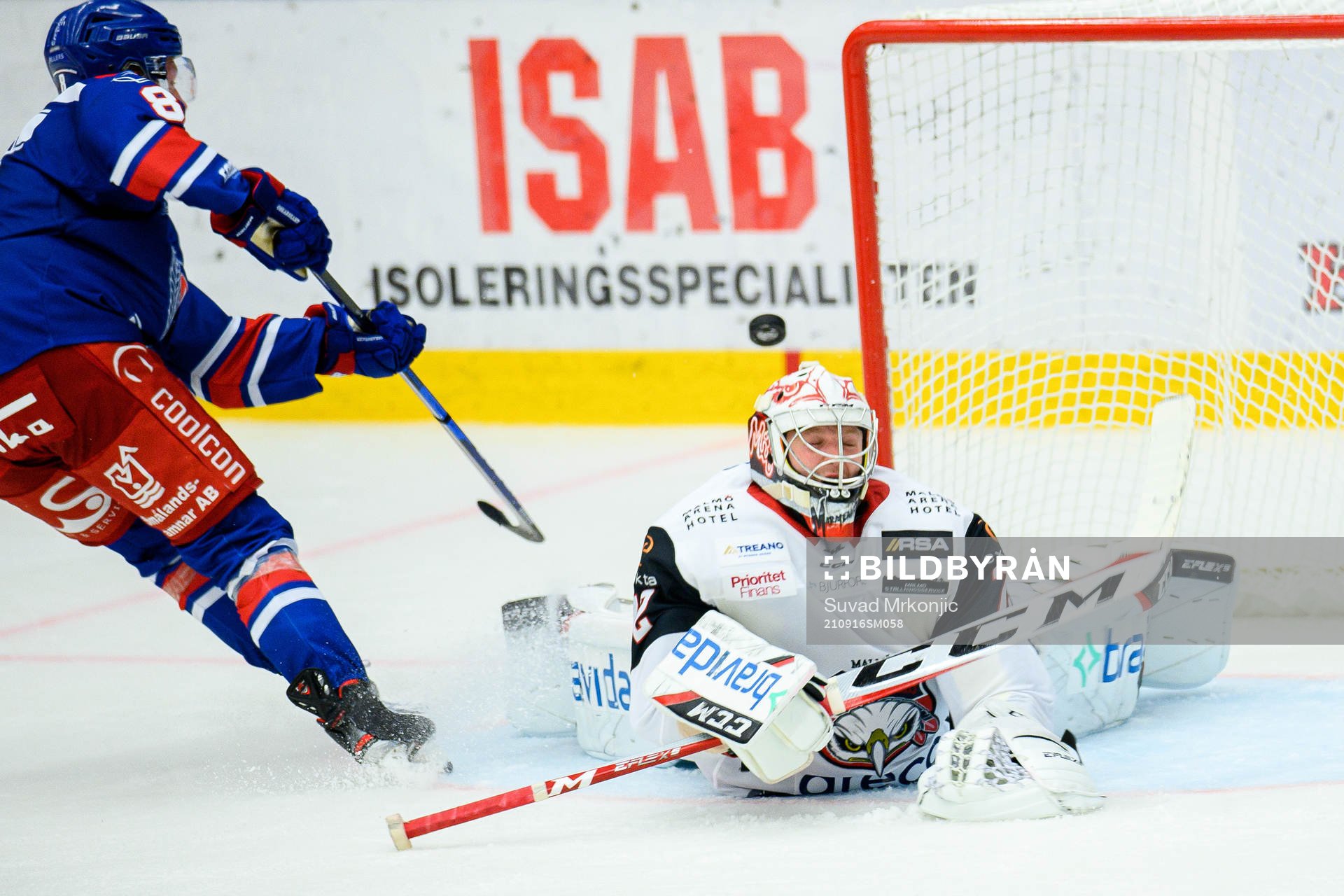 Oskarshamns Fredrik Olofsson och Malmö Redhawks målvakt