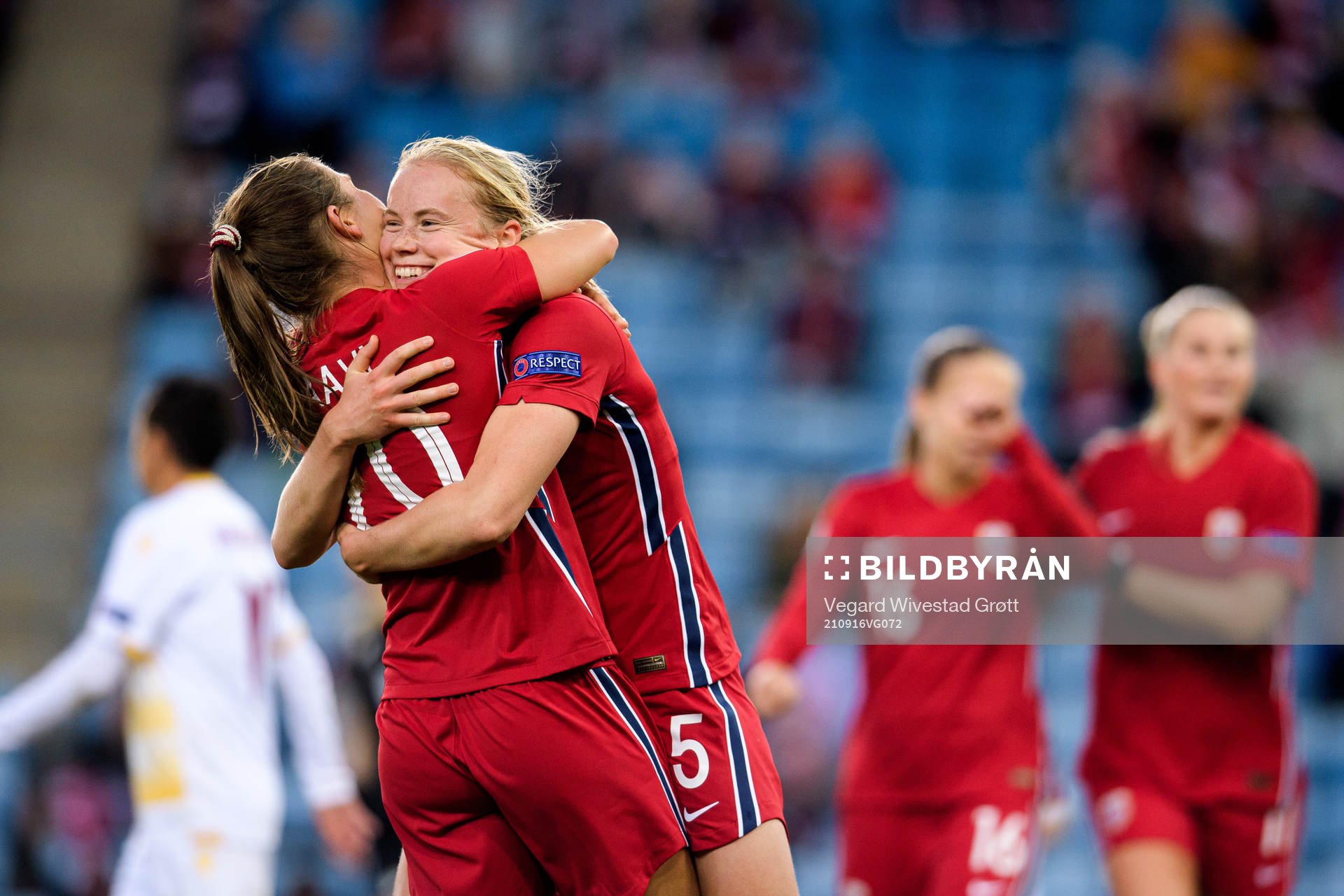 Emilie Bosshard Haavi and Julie Blakstad of Norway