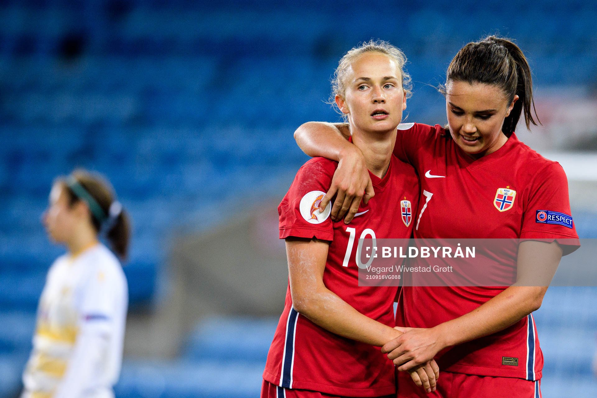 Caroline Graham Hansen and Ingrid Syrstad Engen of Norway