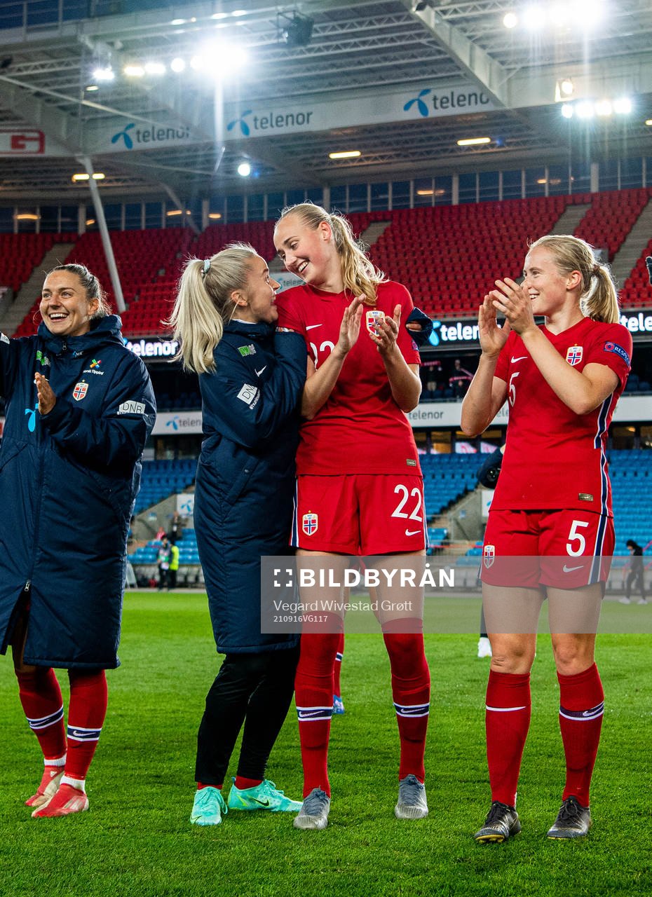 Anna Jøsendal and Emilie Bragstad of Norway celebrate