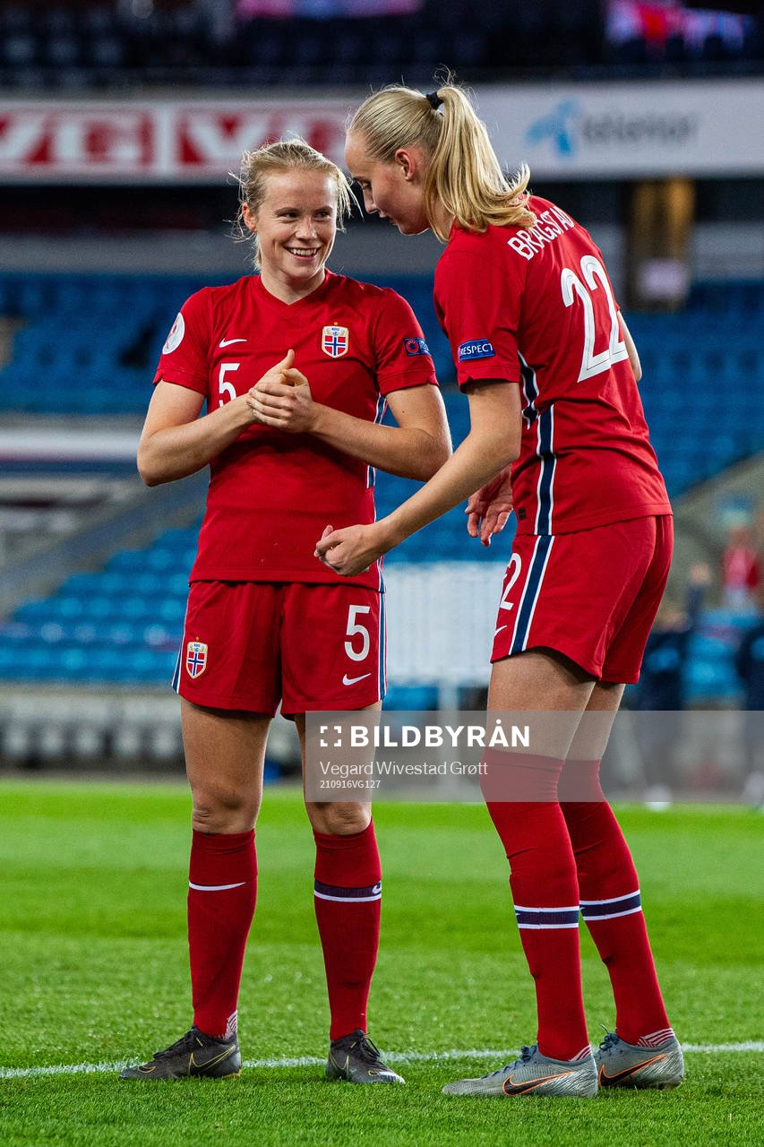 Julie Blakstad and Emilie Bragstad of Norway