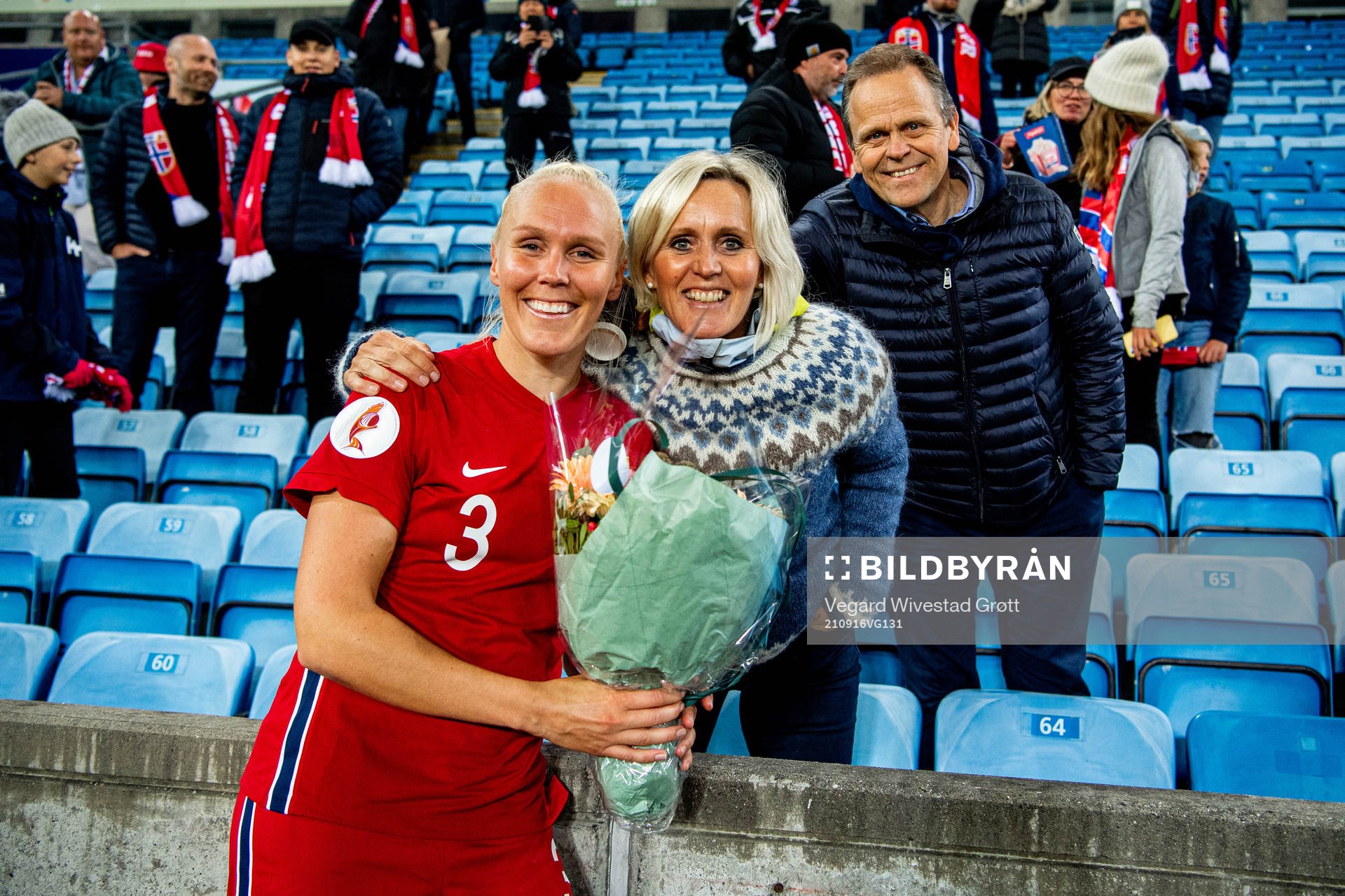 Maria Thorisdottir of Norway with her mum Kirsten Gaard and