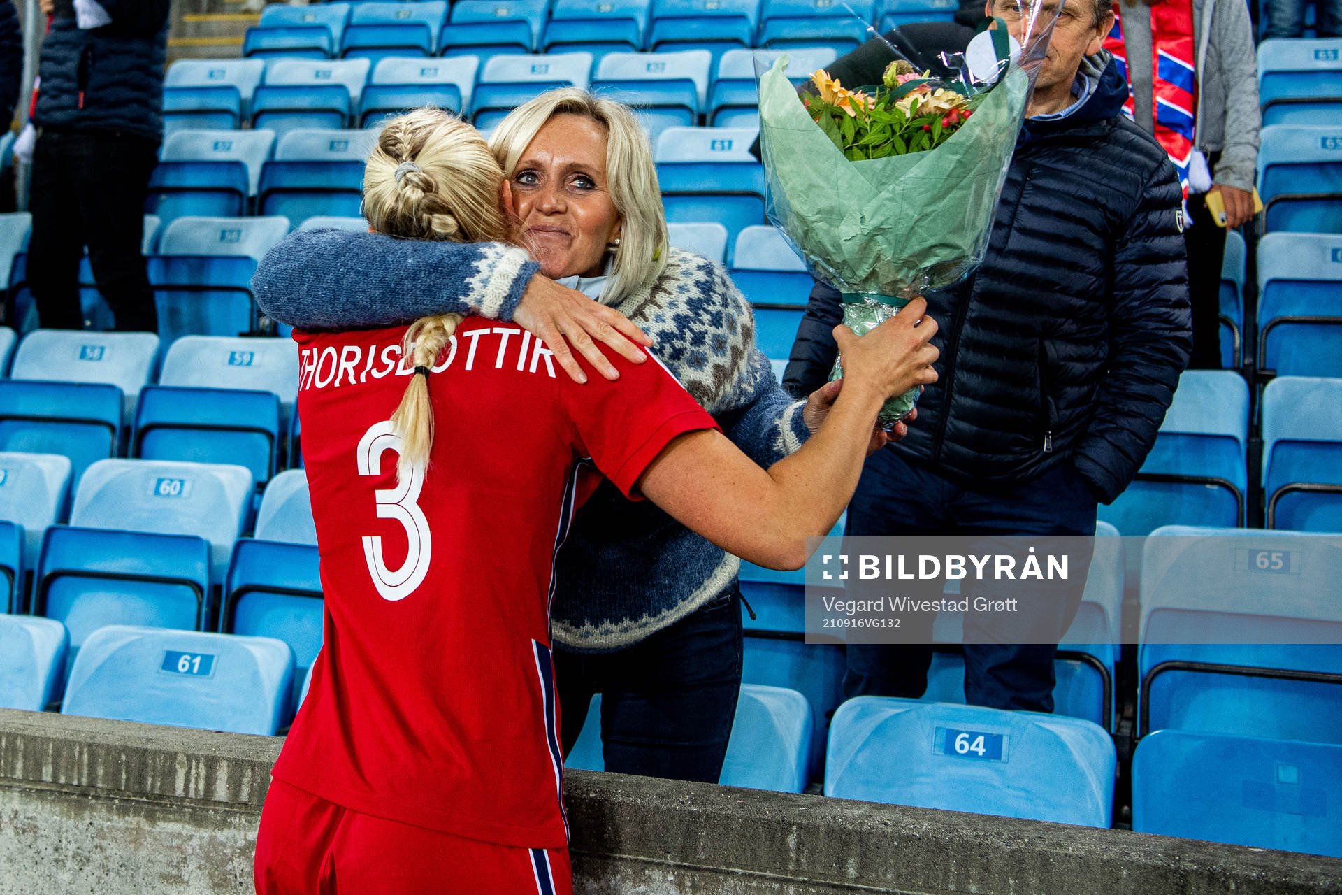 Maria Thorisdottir of Norway with her mum Kirsten Gaard