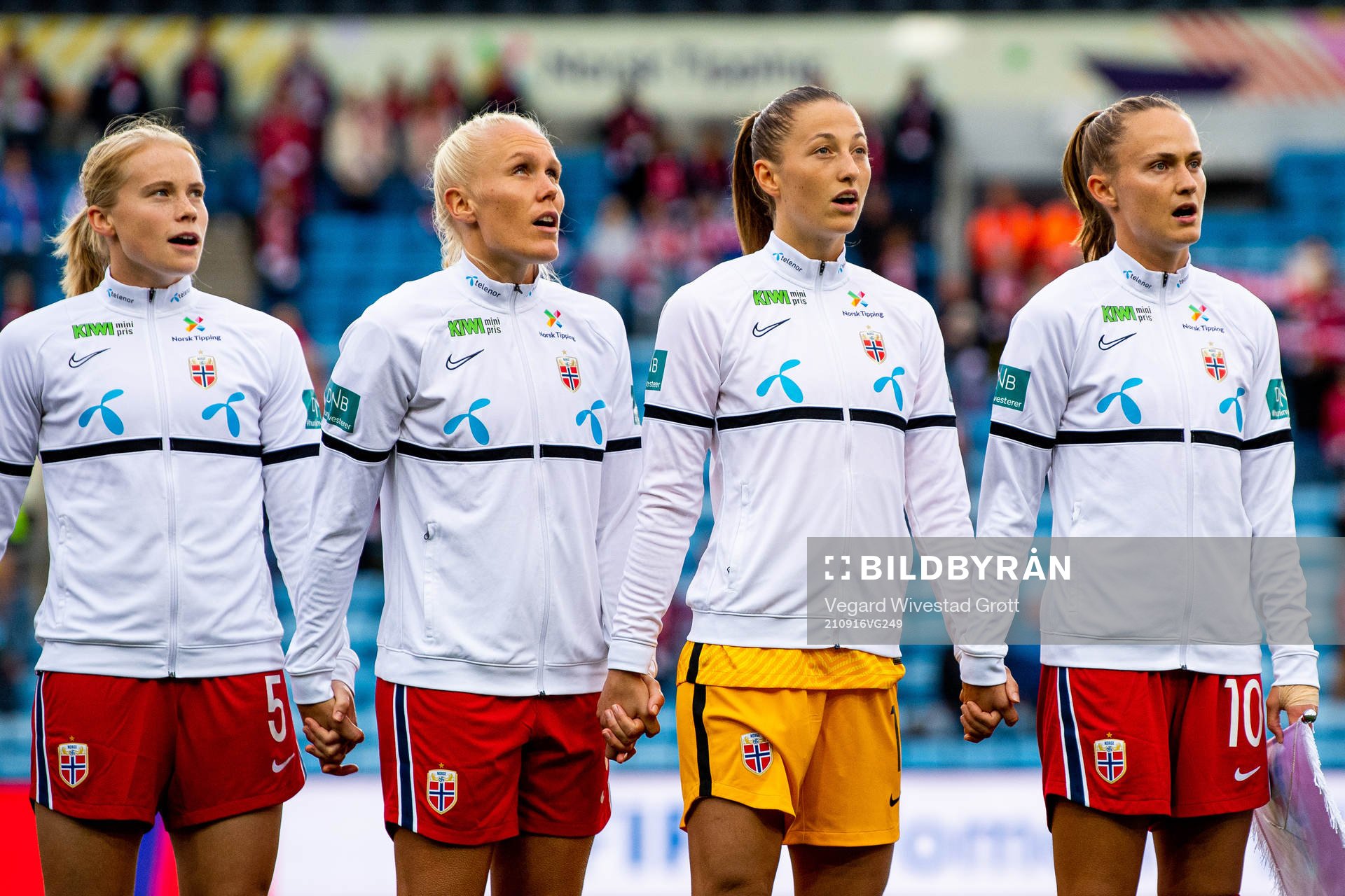 Julie Blakstad, Maria Thorisdottir, goalkeeper Cecilie