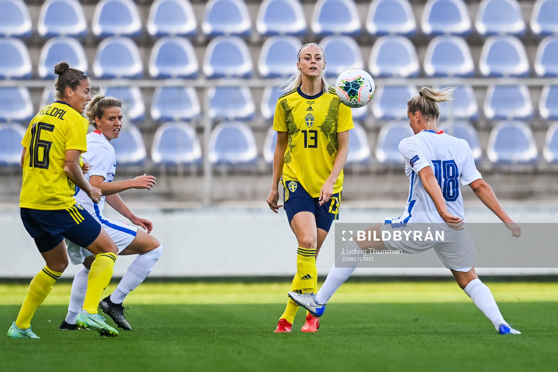 Amanda Ilestedt of Sweden and Dominika Skorvankova of
