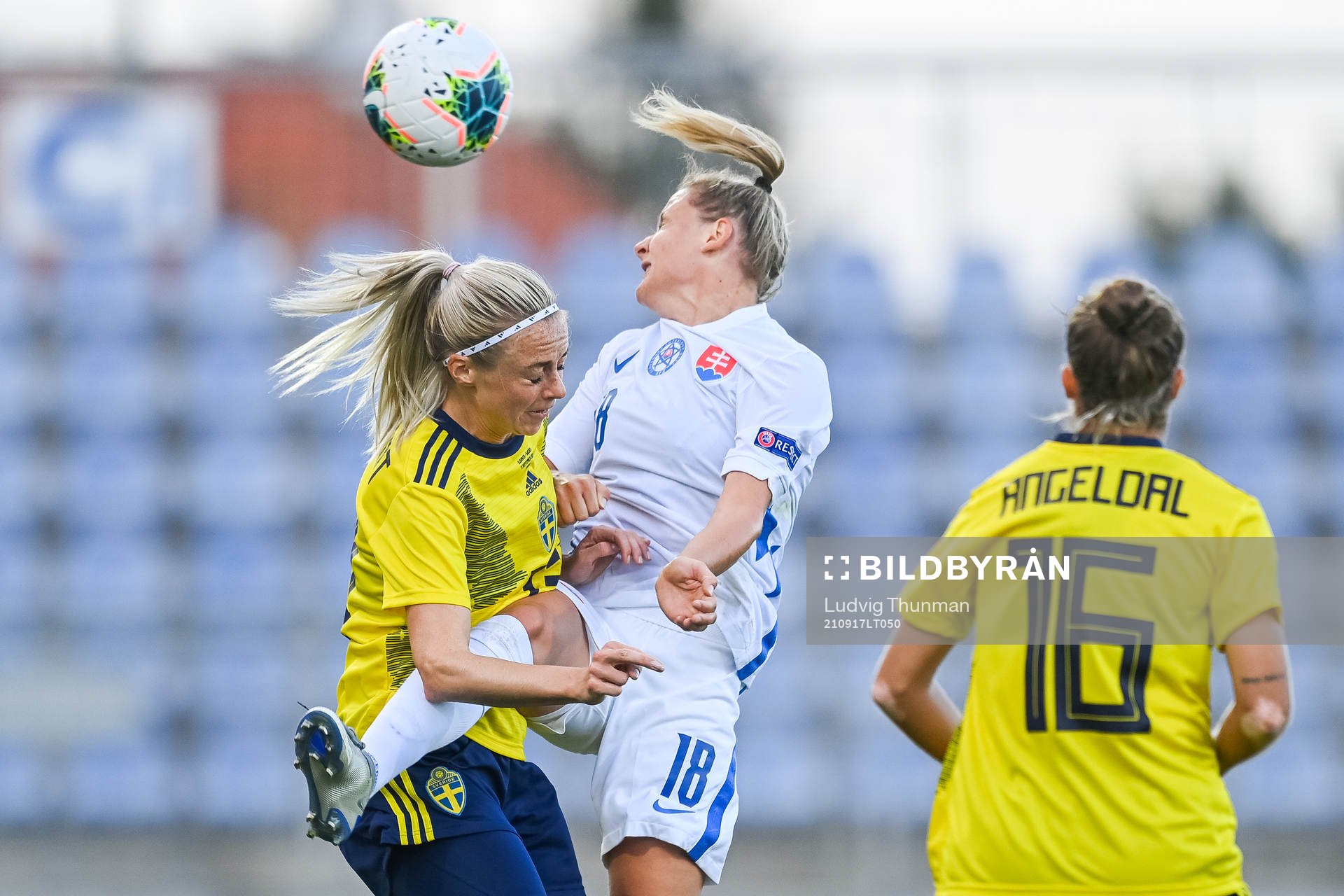 Amanda Ilestedt of Sweden and Dominika Skorvankova of