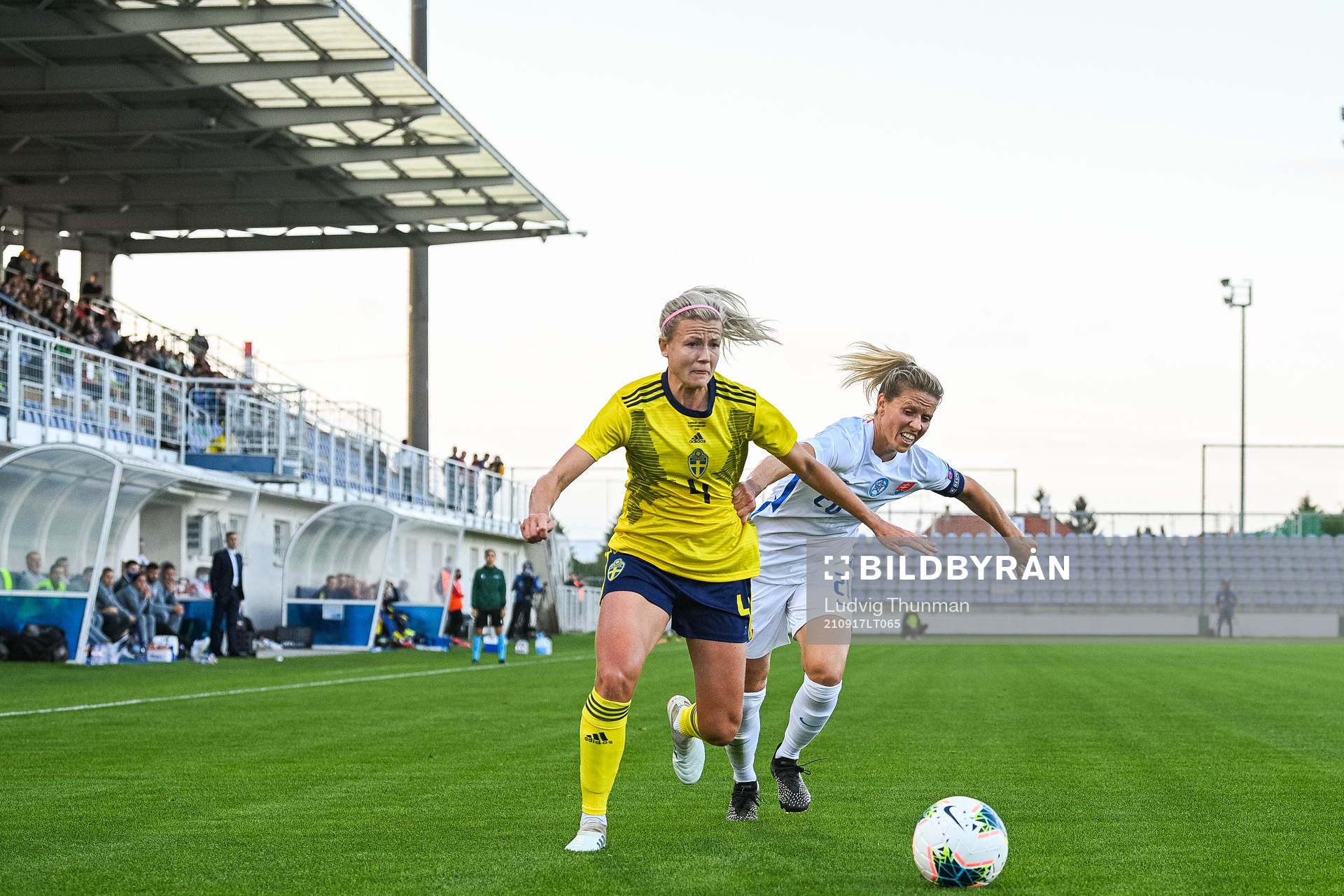 Hanna Glas of Sweden and Jana Vojtekova of Slovakia