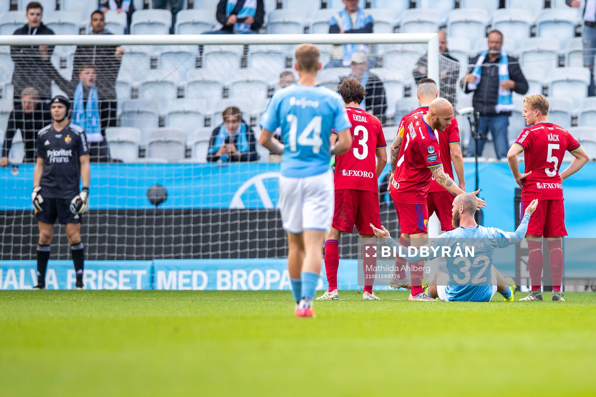 Malmö FFs Jo Inge Berget reagerar mot Djurgårdens Magnus