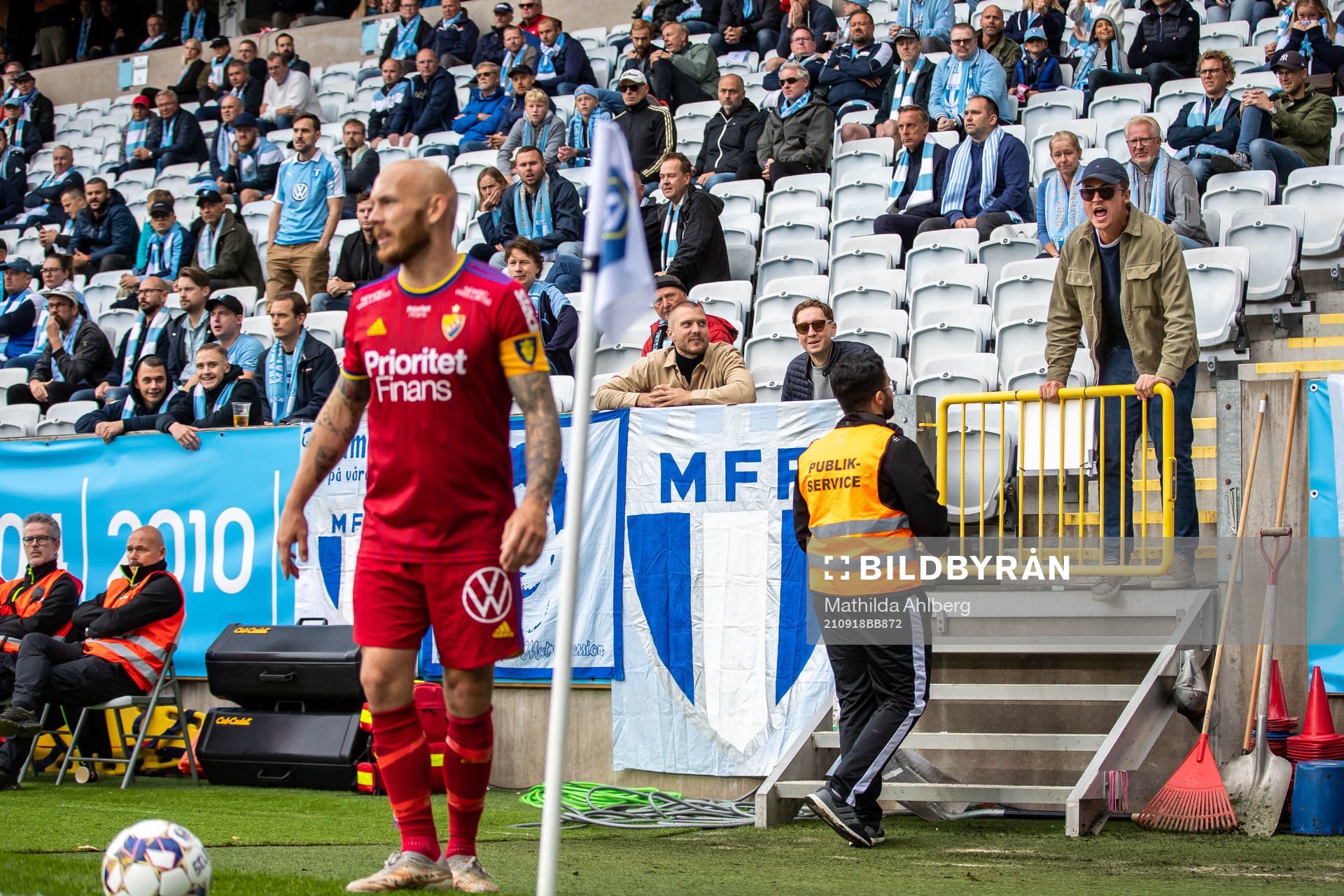 Malmö FFs supporter skriker på Djurgårdens Magnus