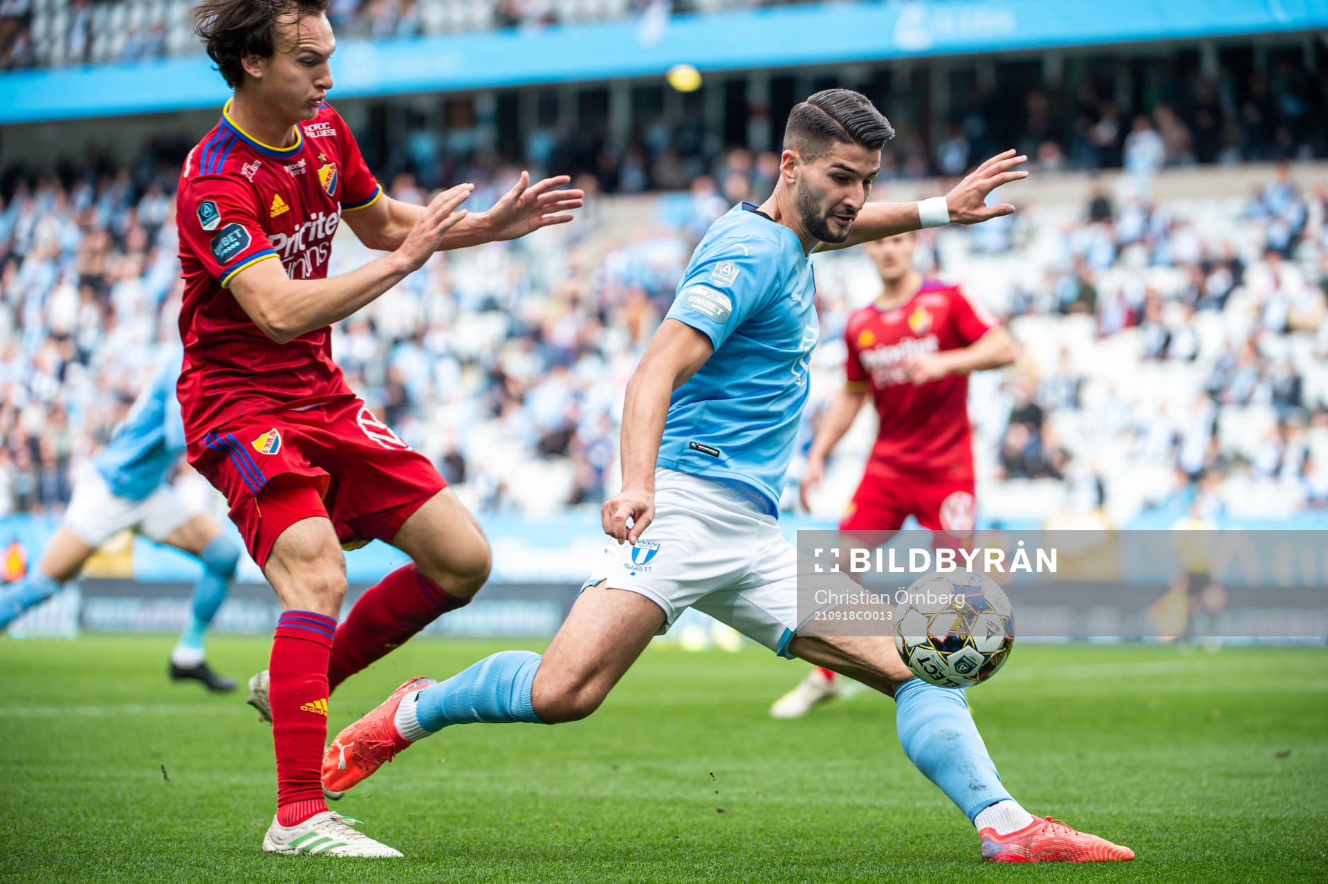 Djurgårdens Hjalmar Ekdal och Malmö FFs Antonio Colak